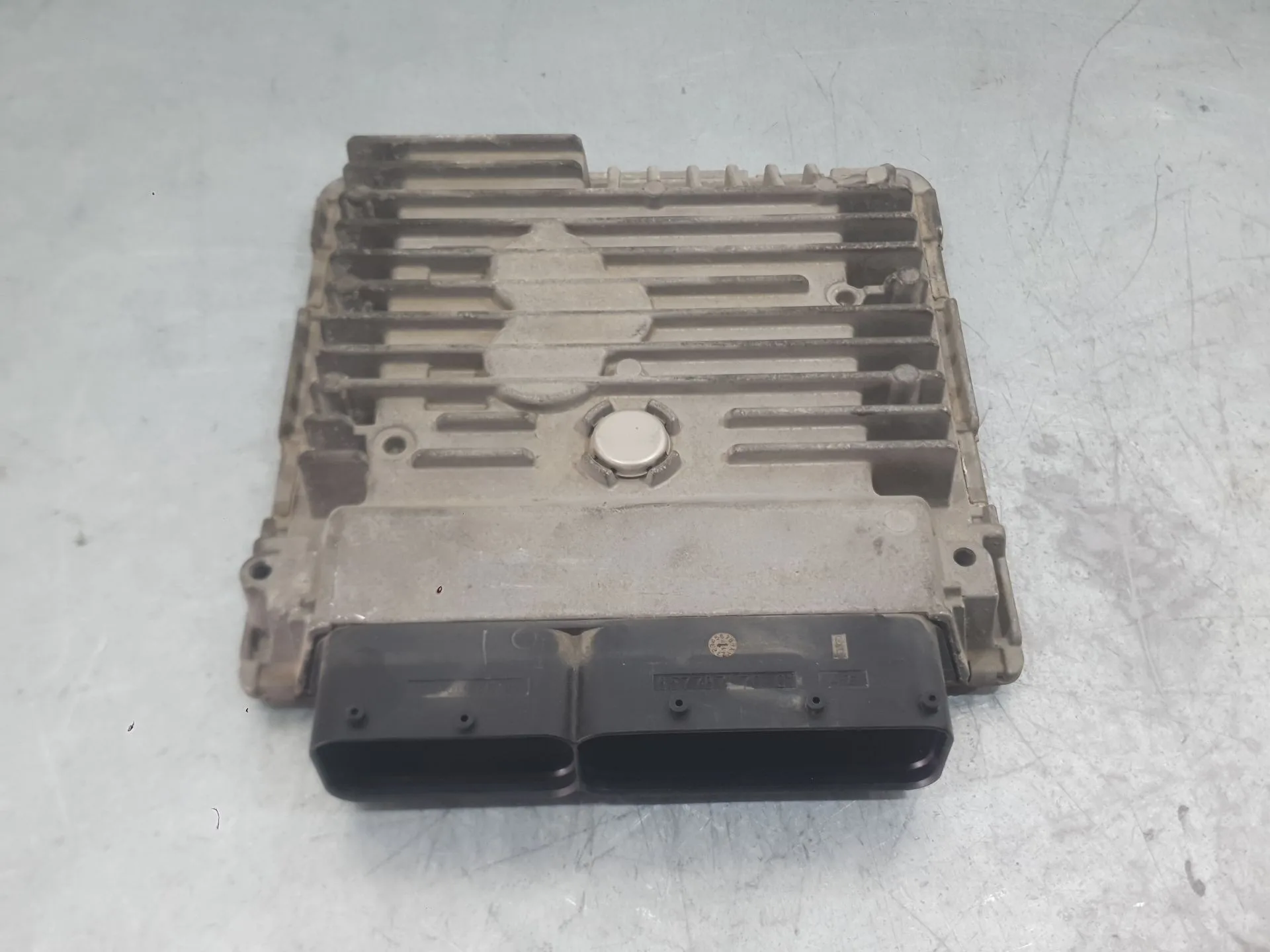 Centralita Motor Uce para Volkswagen Golf Vi (5K1)