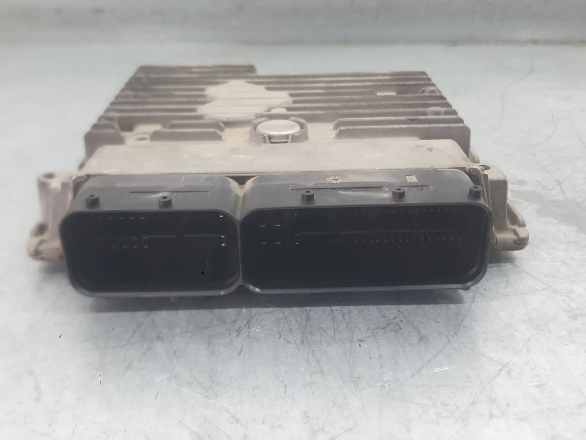 Centralita Motor Uce para Volkswagen Golf Vi (5K1)