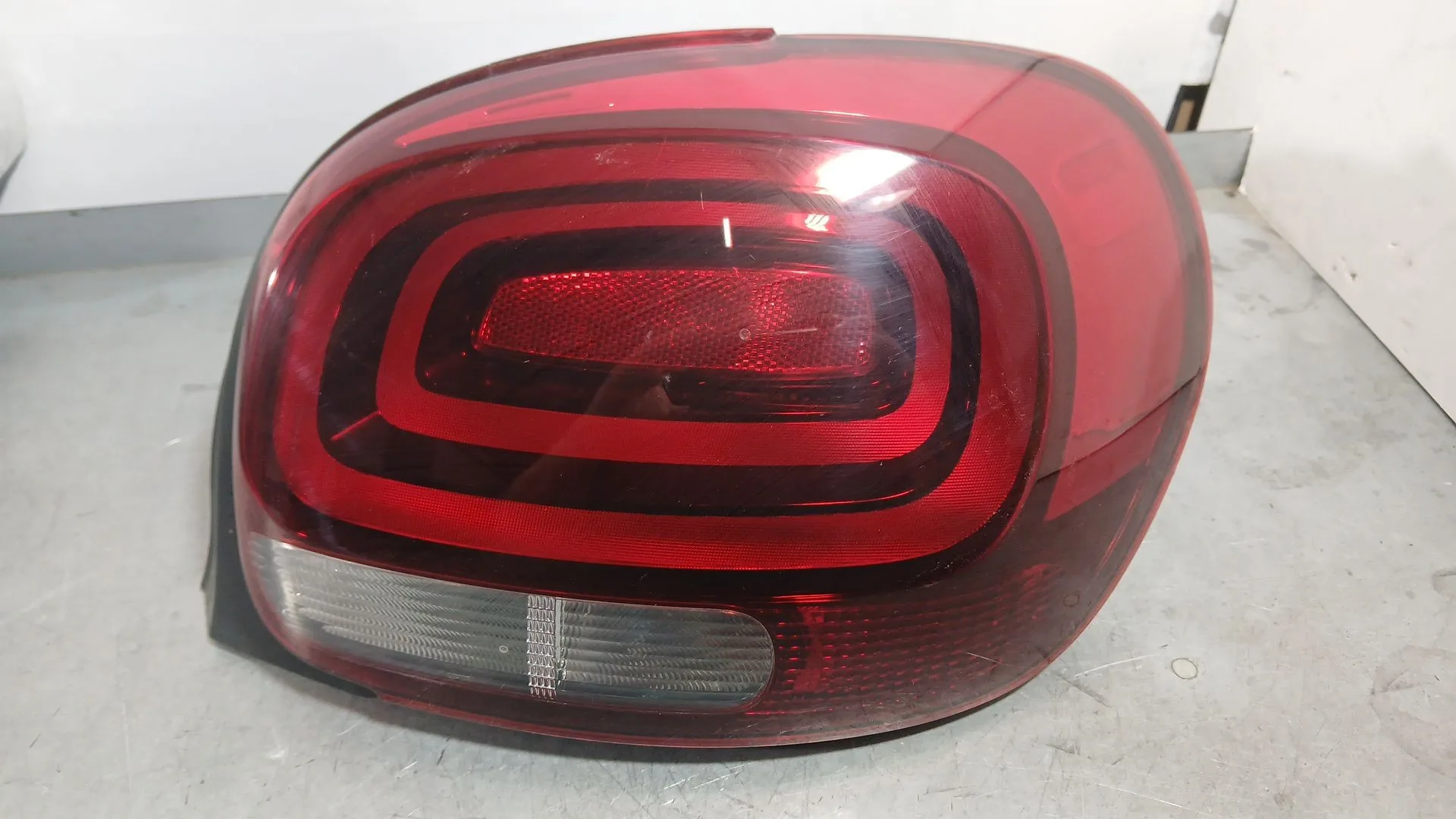 Piloto Trasero Derecho para Citroën C3 Iii (Sx)