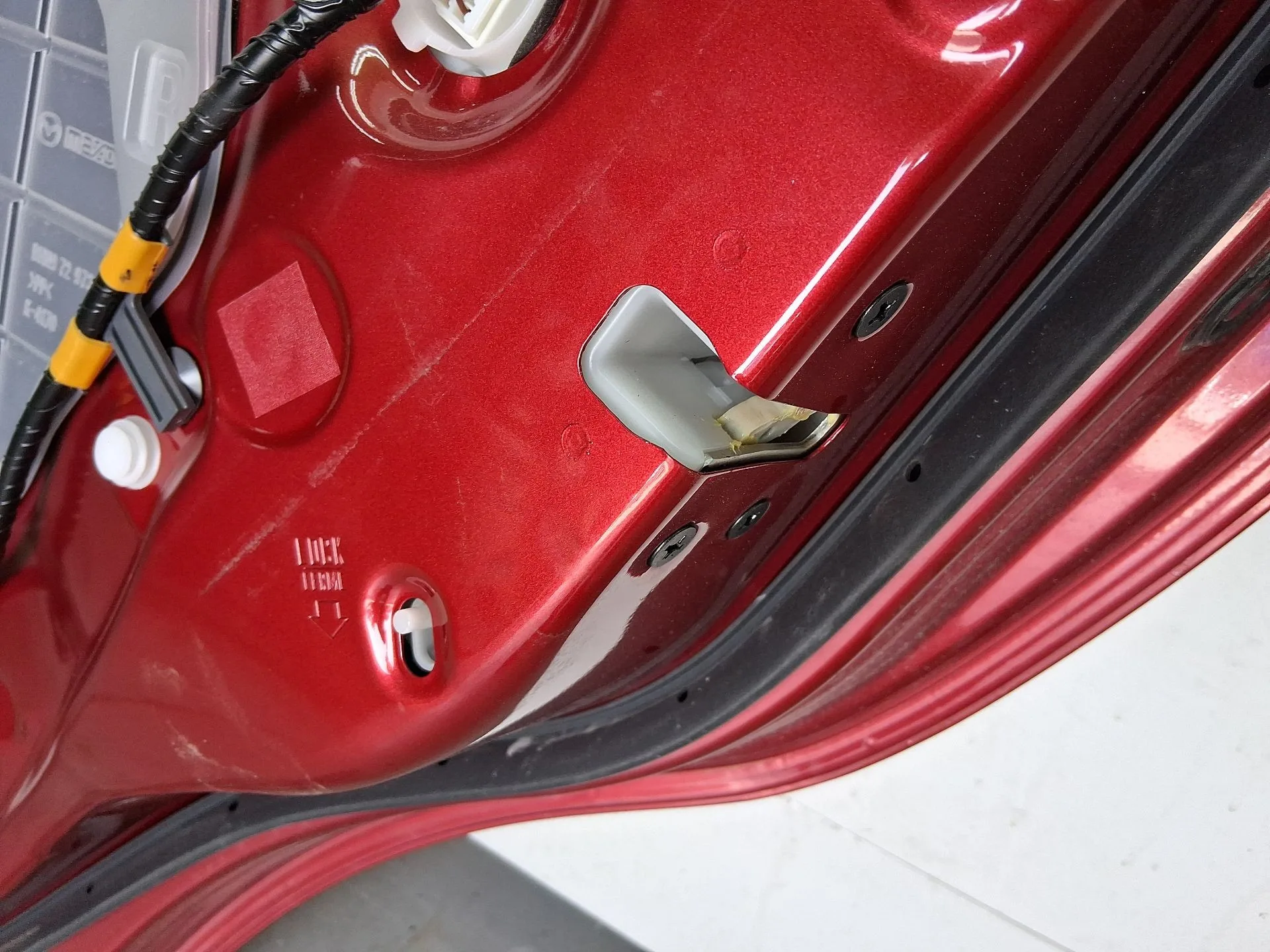 Cerradura Puerta Trasera Derecha para Mazda 2 Hatchback (Dl, Dj)