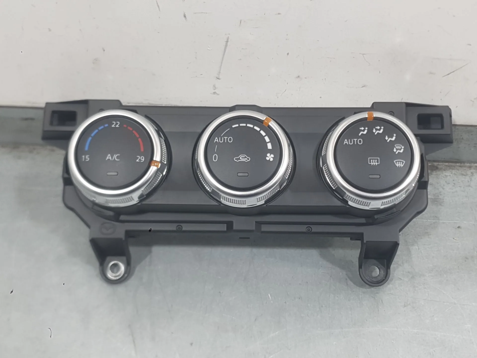 Mando Climatizador para Mazda 2 Hatchback (Dl, Dj)