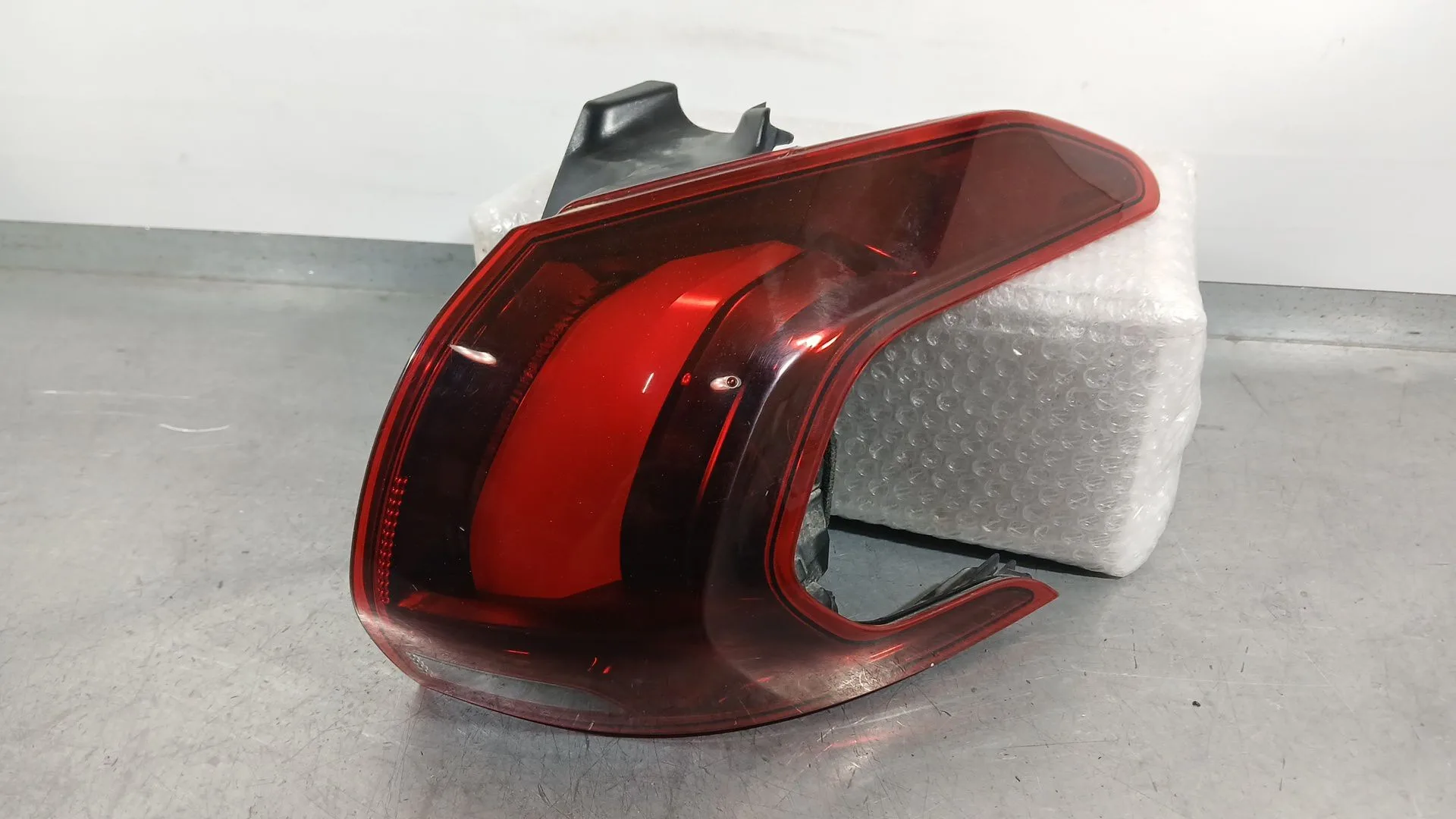Piloto Trasero Derecho Exterior para Peugeot 2008 I (Cu_)