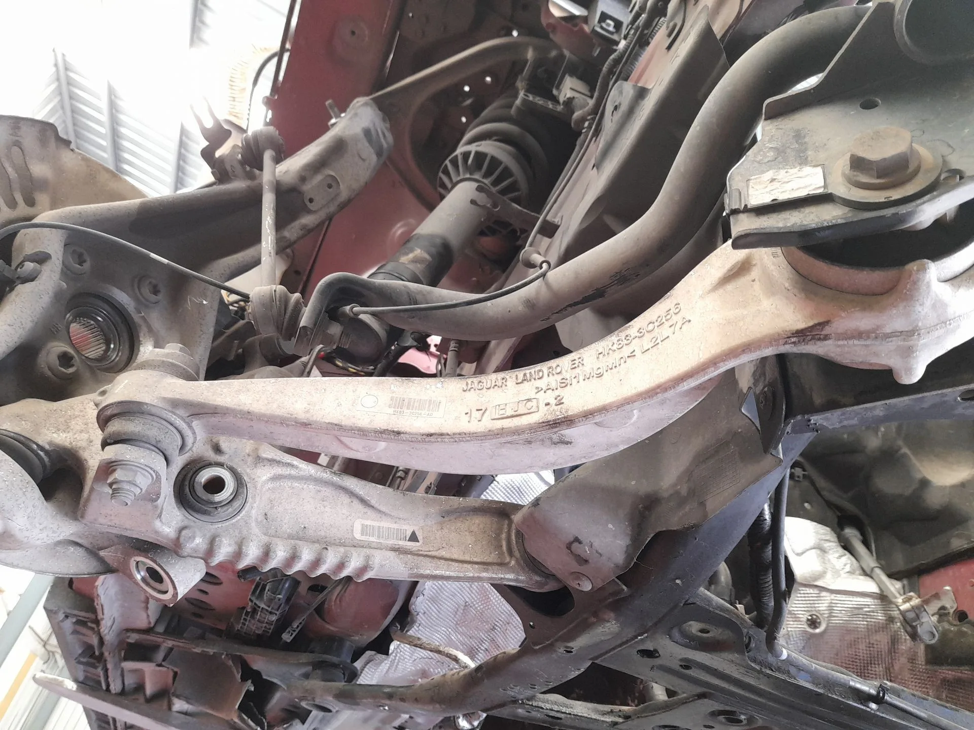 Brazo Suspension Inferior Delantero Derecho para Jaguar F-Pace (X761)