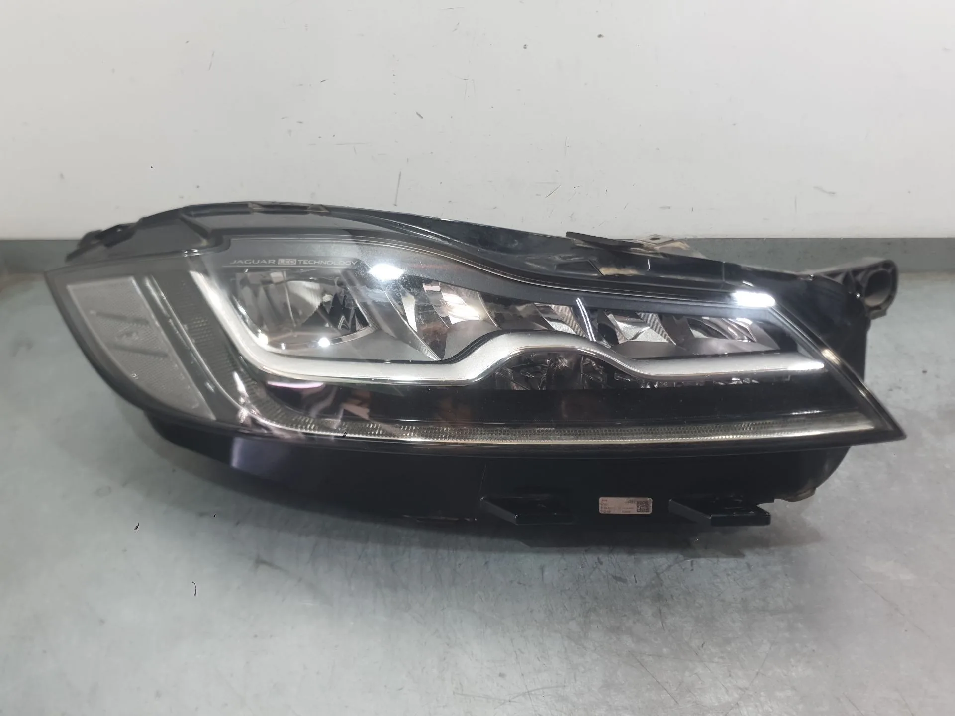 Faro Derecho para Jaguar F-Pace (X761)