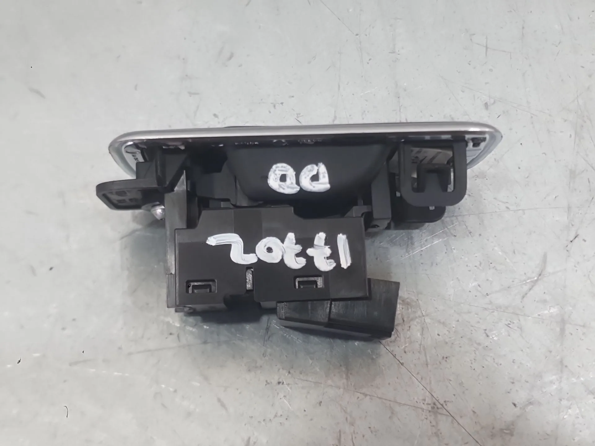 Mando Elevalunas Delantero Derecho para Jaguar F-Pace (X761)