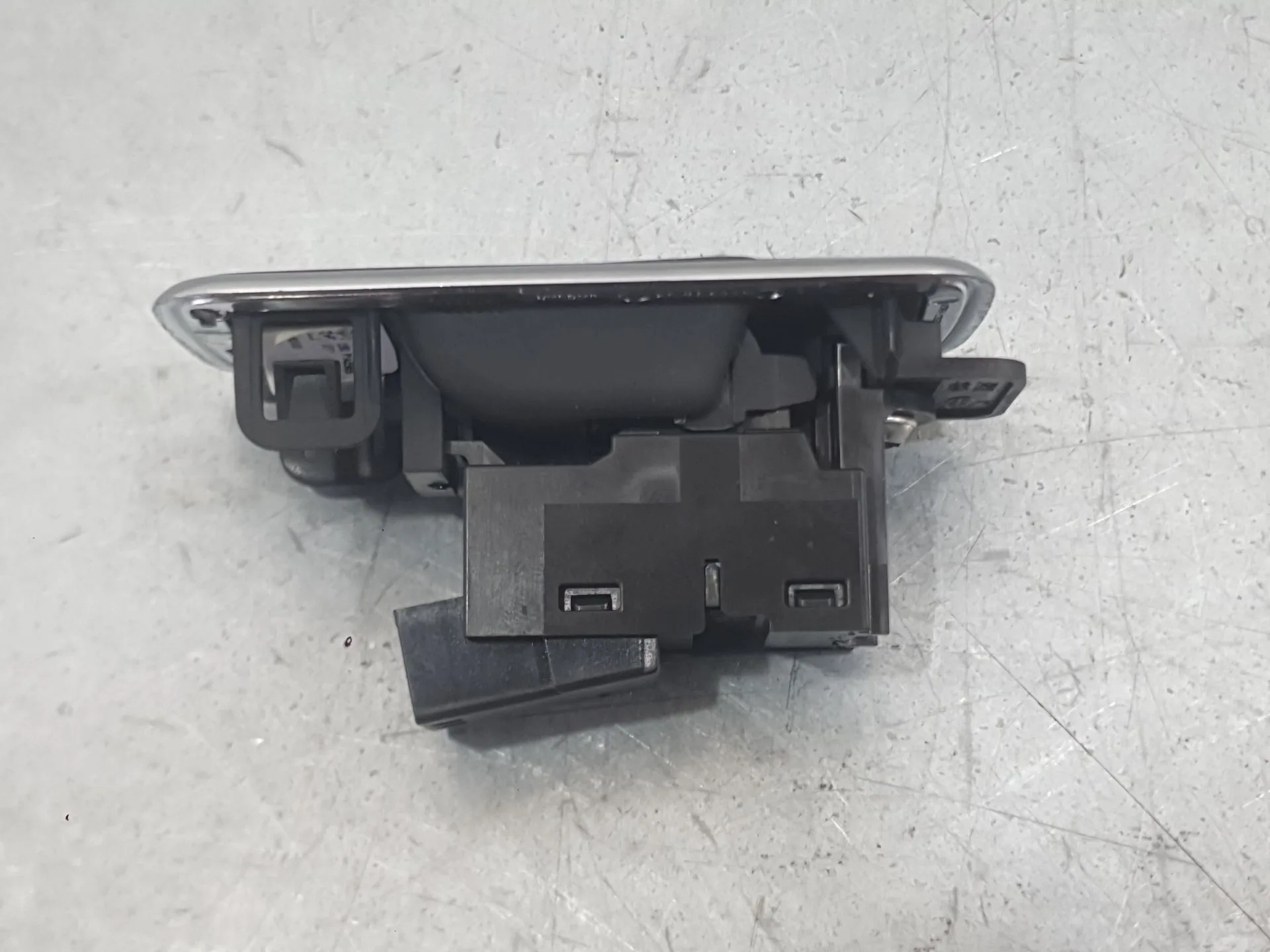 Mando Elevalunas Trasero Derecho para Jaguar F-Pace (X761)
