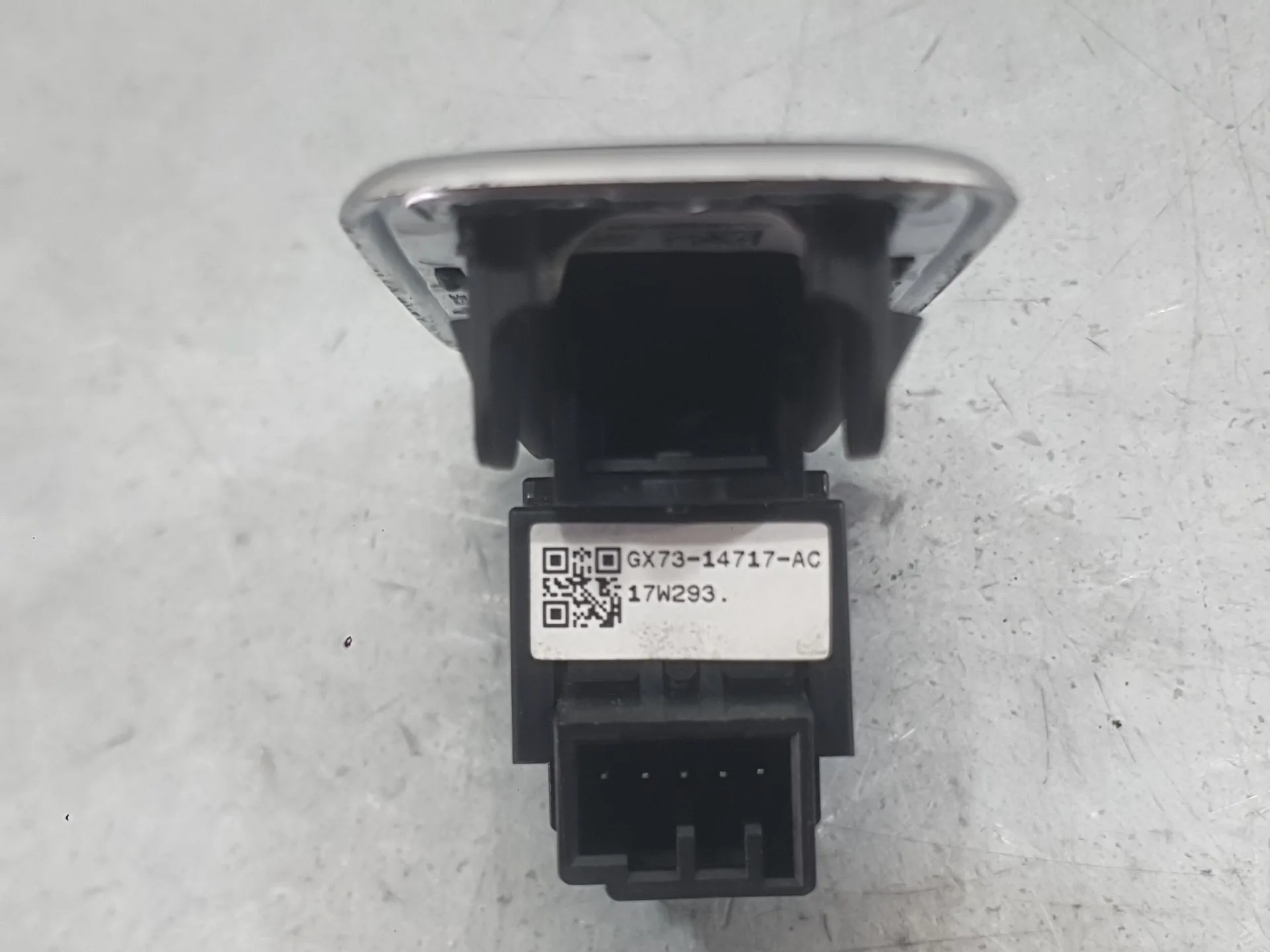 Mando Elevalunas Trasero Derecho para Jaguar F-Pace (X761)