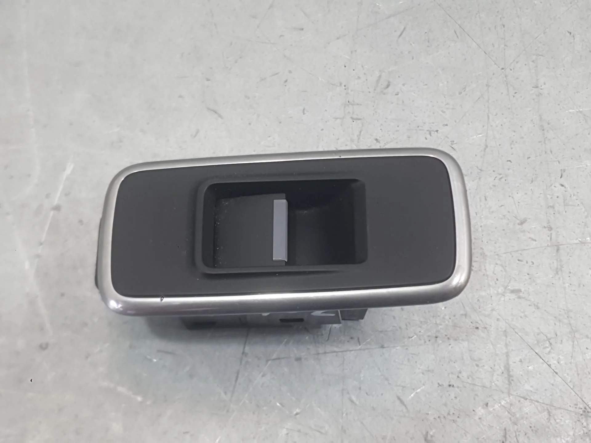 Mando Elevalunas Trasero Izquierdo para Jaguar F-Pace (X761)