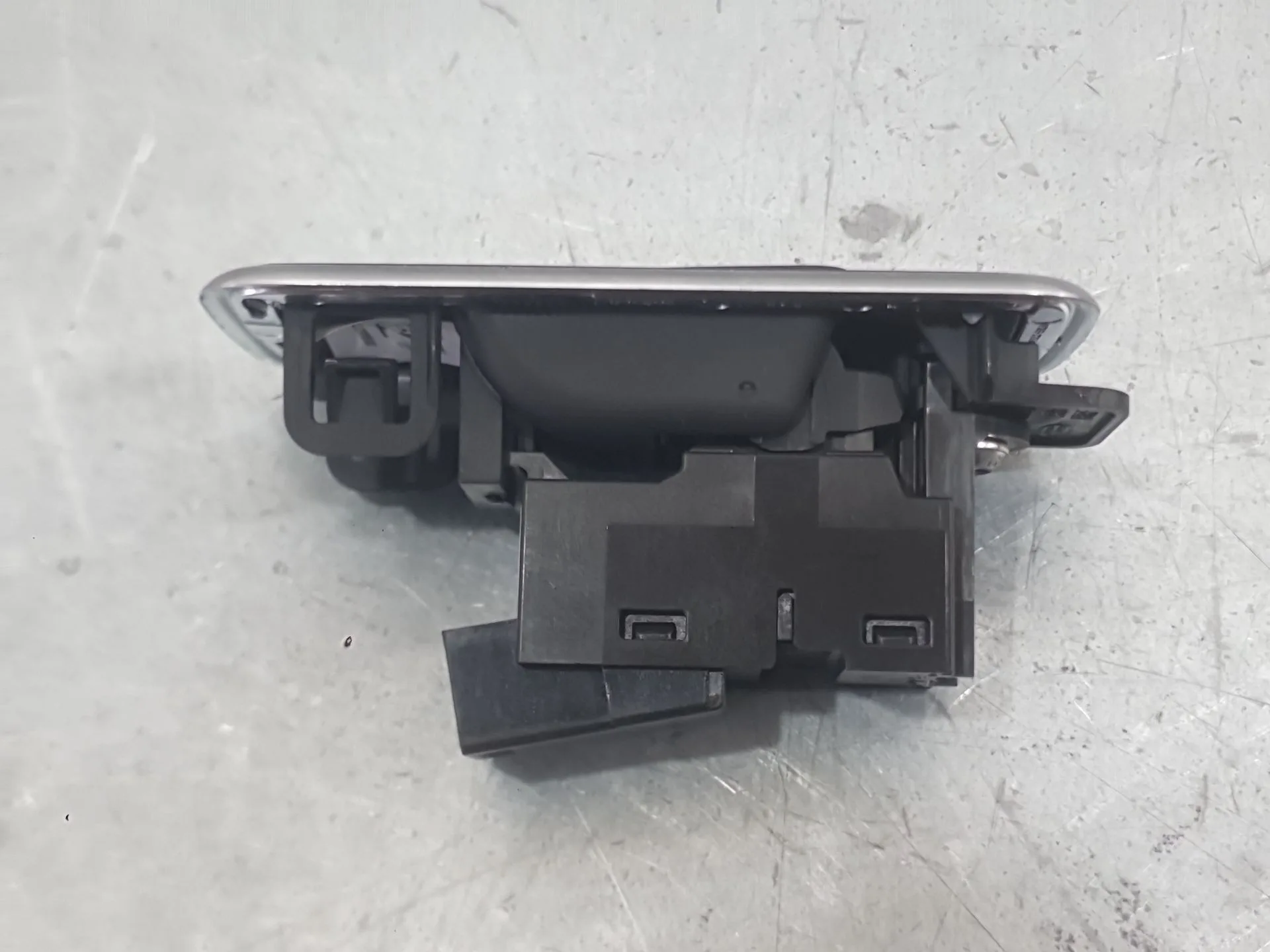 Mando Elevalunas Trasero Izquierdo para Jaguar F-Pace (X761)
