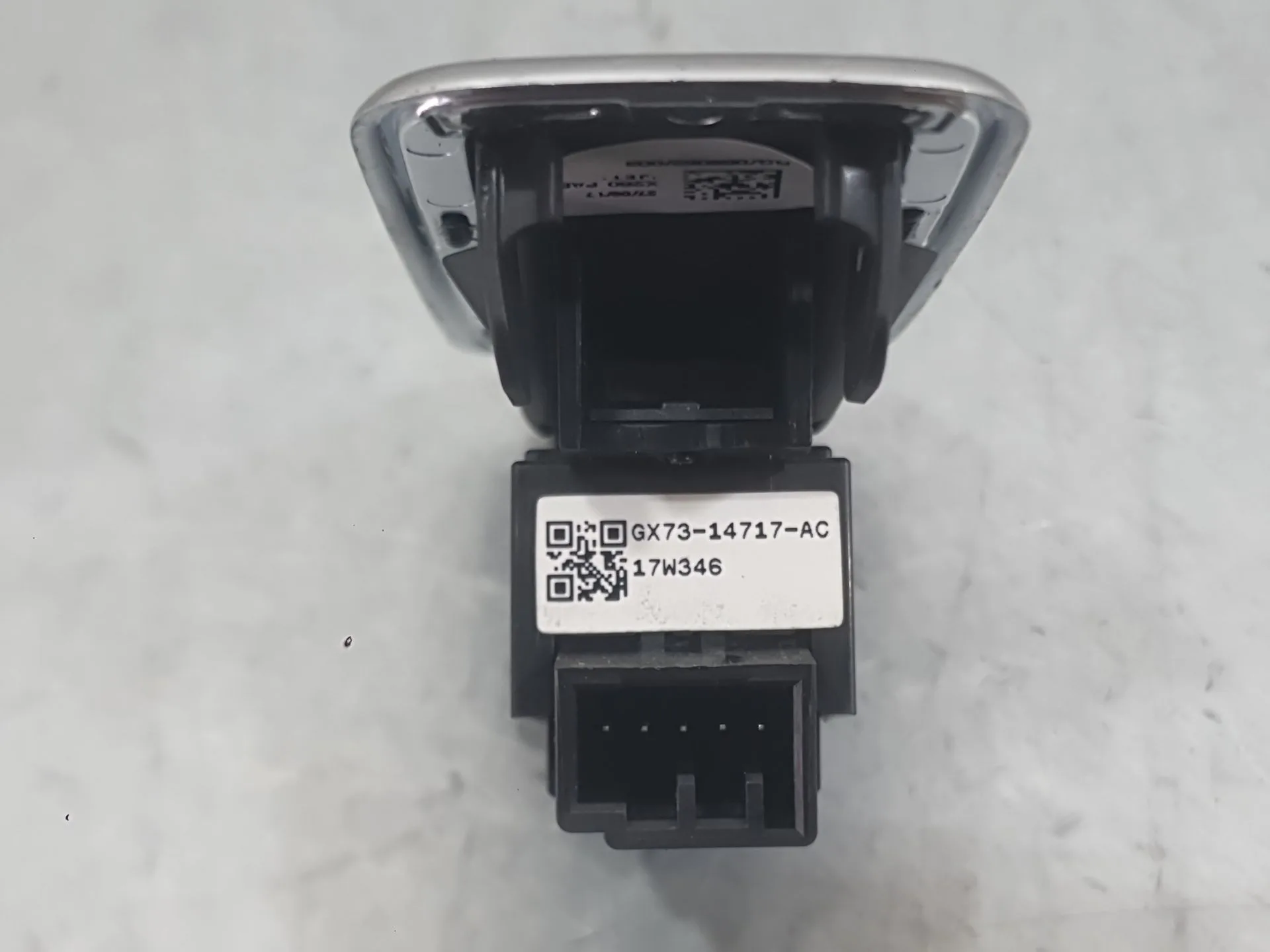 Mando Elevalunas Trasero Izquierdo para Jaguar F-Pace (X761)