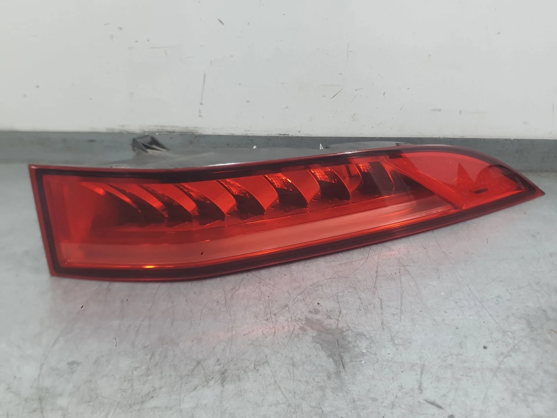 Piloto Trasero Derecho Exterior para Jaguar F-Pace (X761)