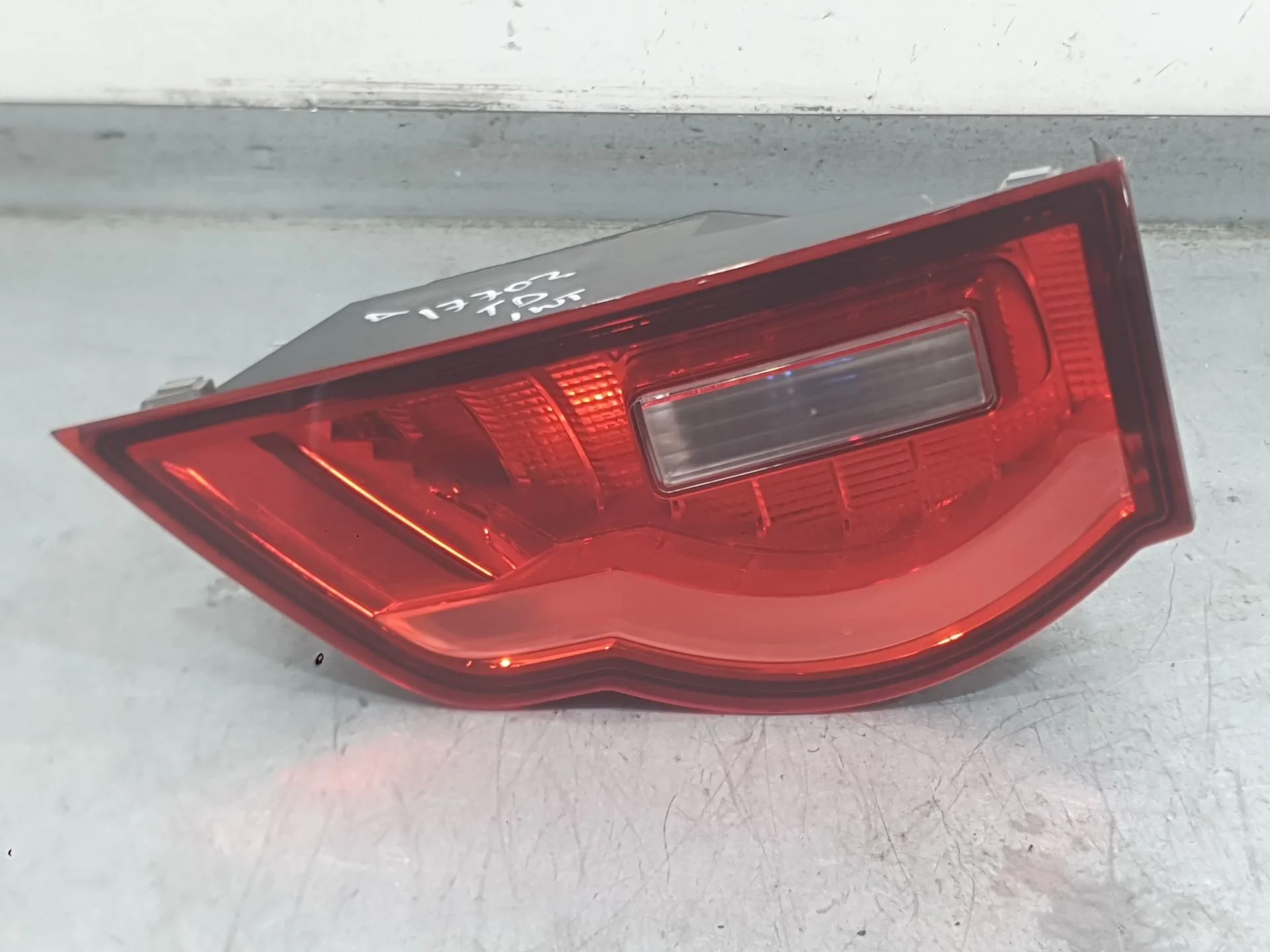 Piloto Trasero Derecho Interior para Jaguar F-Pace (X761)