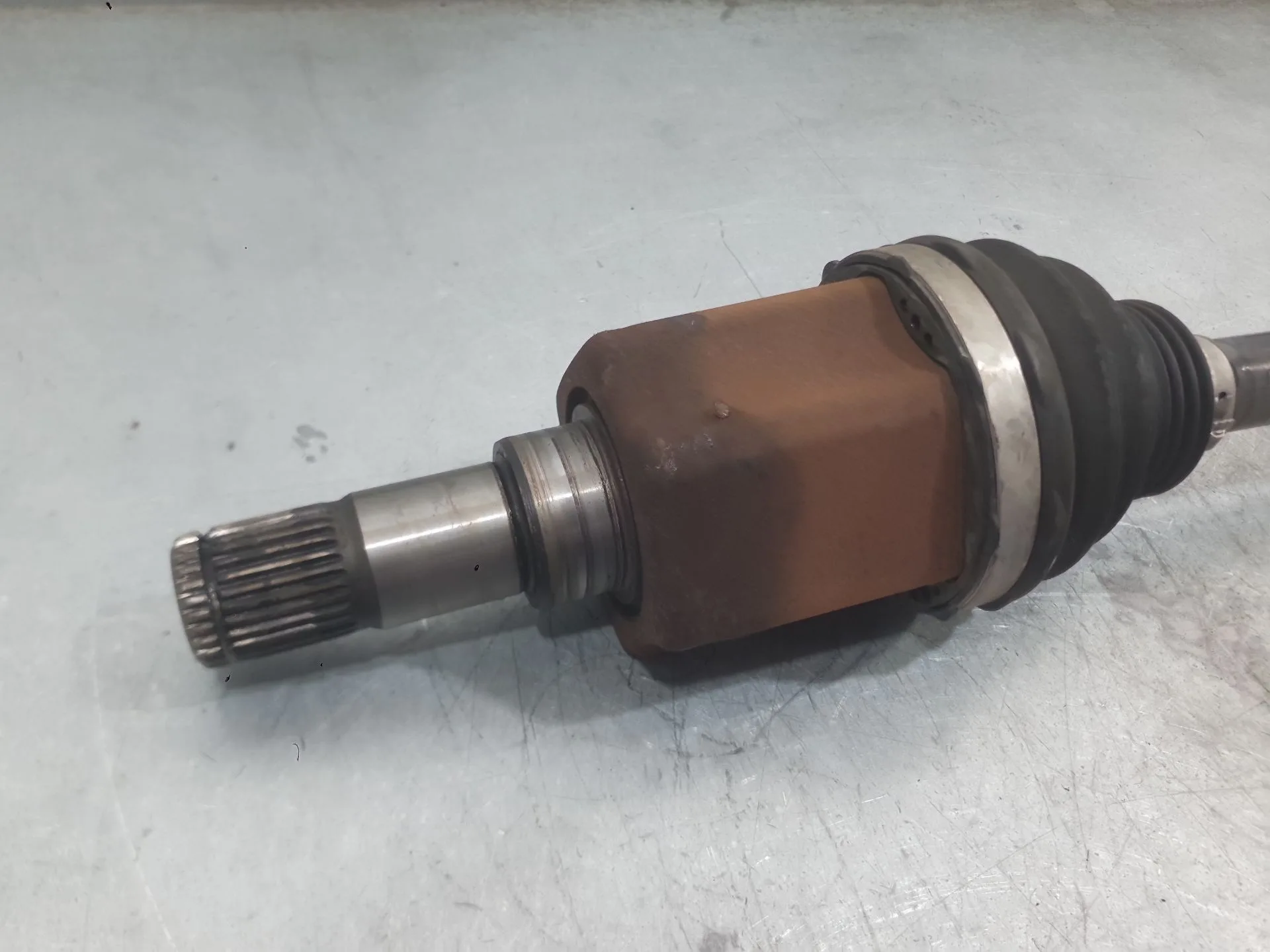 Transmision Delantera Izquierda para Jaguar F-Pace (X761)