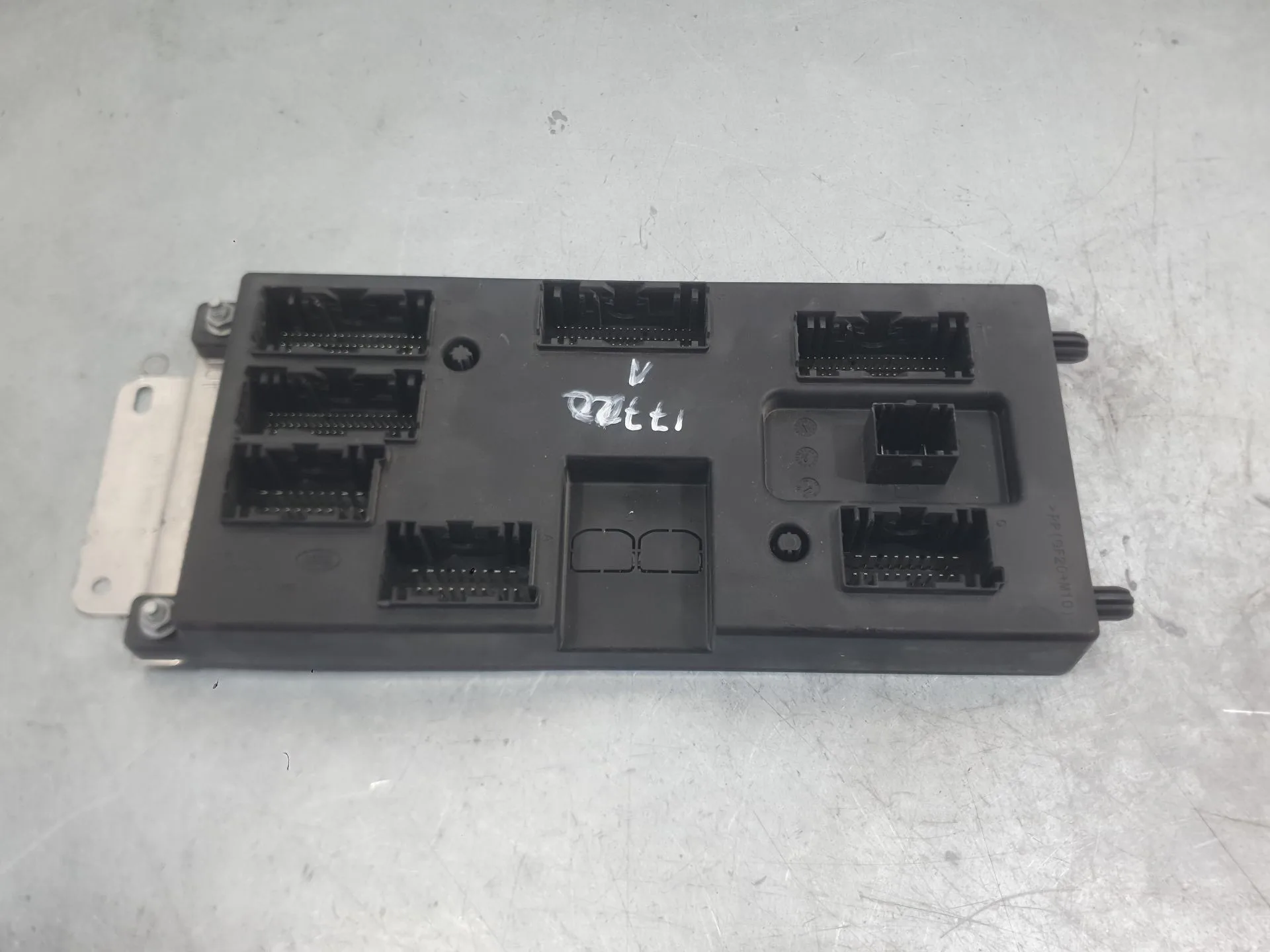 Caja Reles / Fusibles para Jaguar F-Pace (X761)