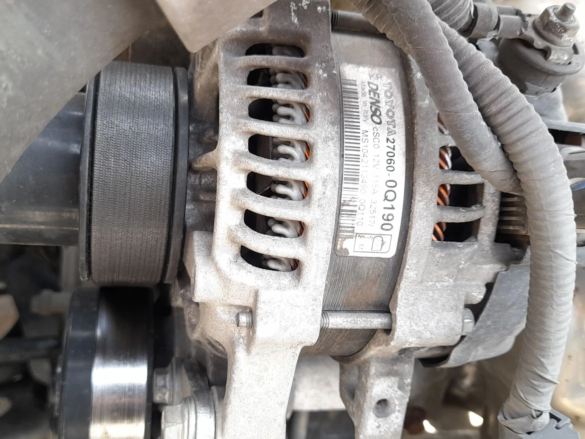 Alternador para Toyota Aygo (_B4_)