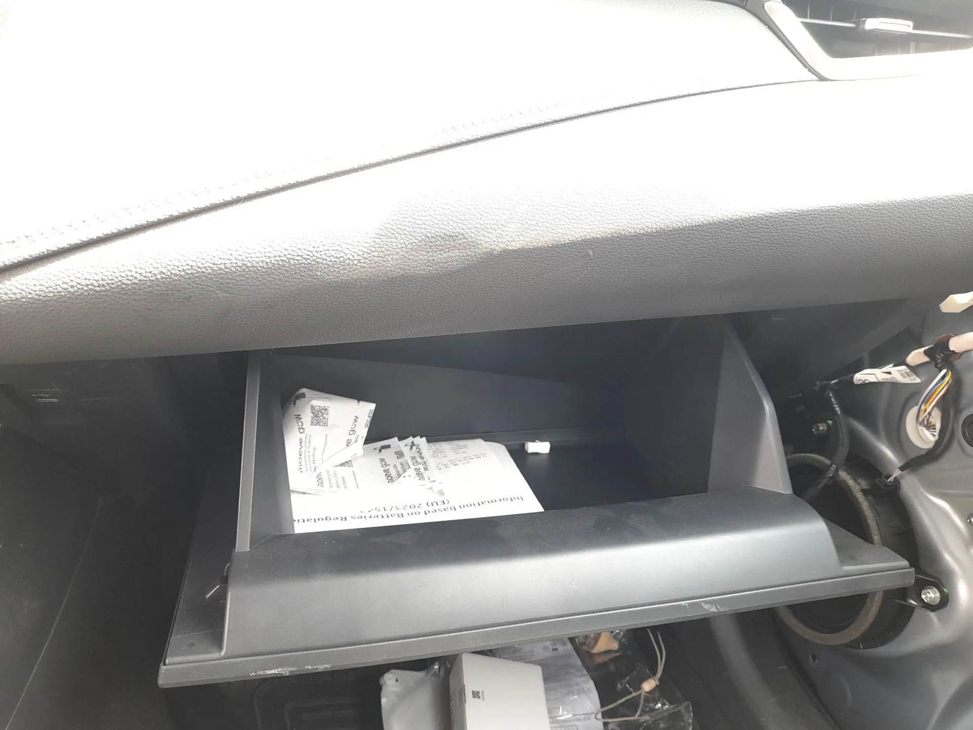 Guantera para Toyota Corolla Sedan (_E21_)