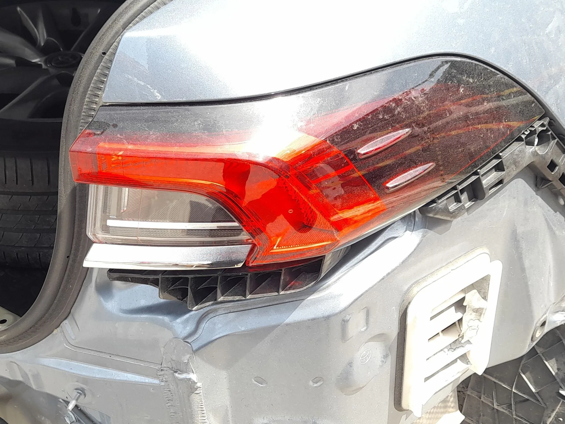 Piloto Trasero Derecho Exterior para Toyota Corolla Sedan (_E21_)