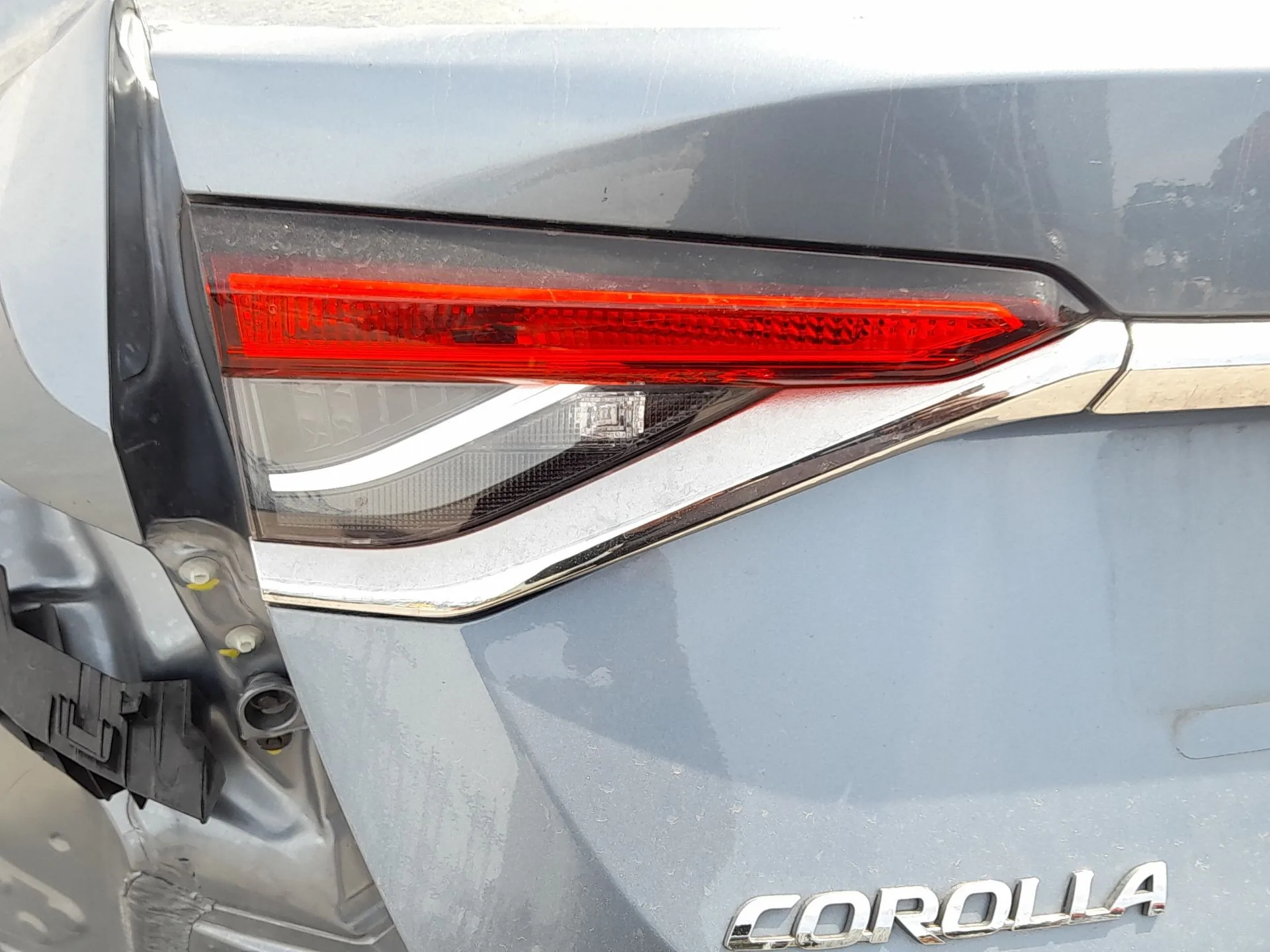 Piloto Trasero Izquierdo Interior para Toyota Corolla Sedan (_E21_)