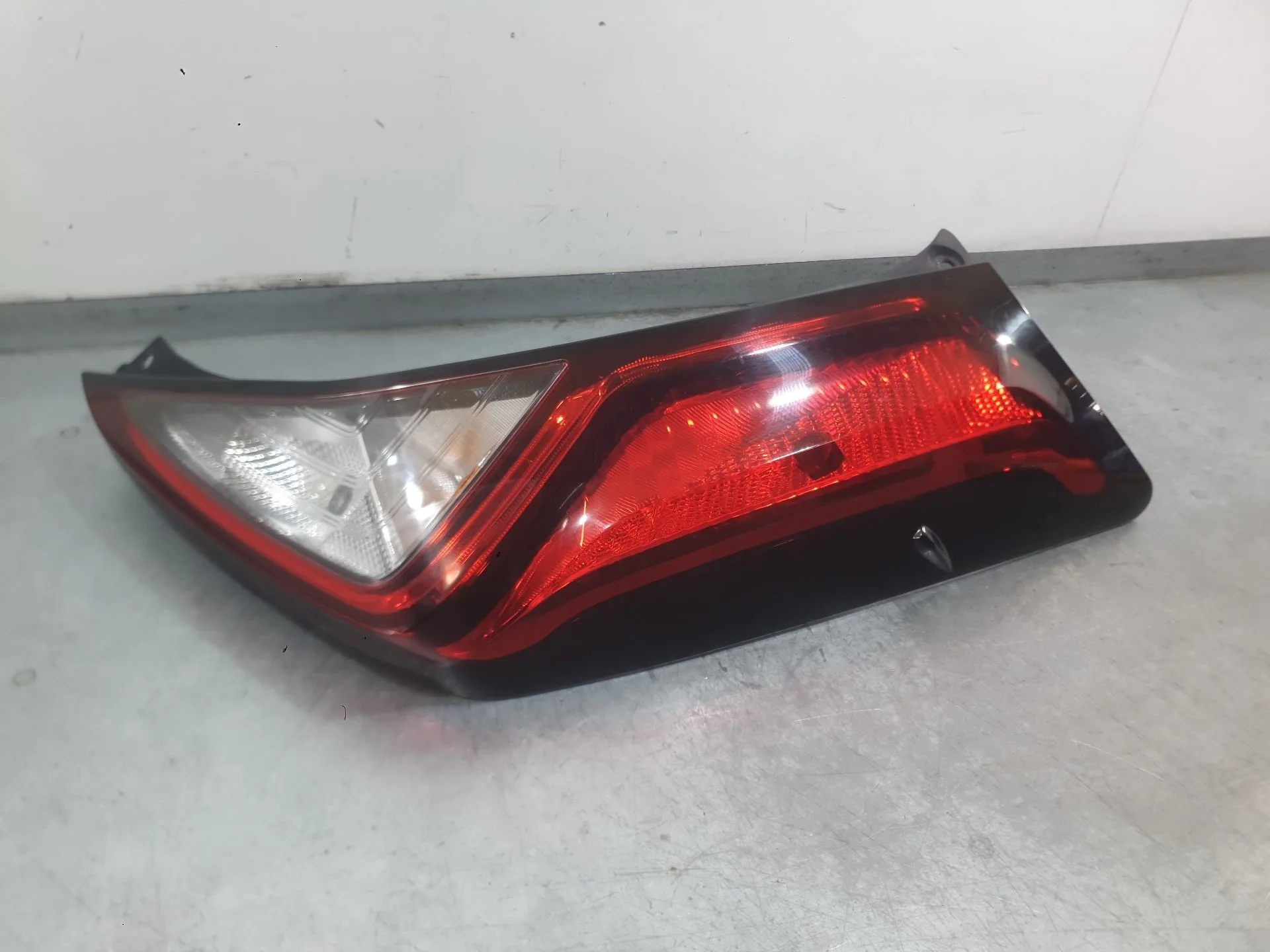 Piloto Trasero Derecho para Toyota Aygo (_B4_)