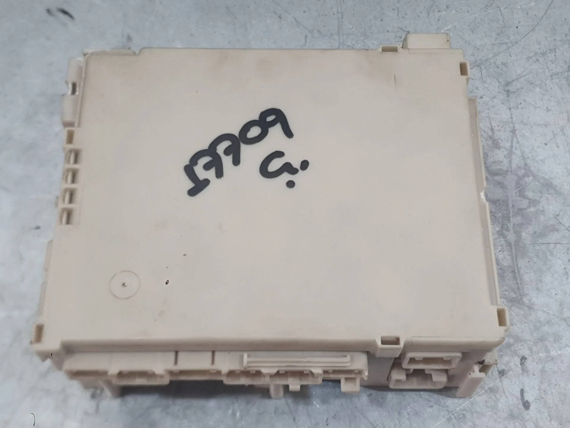 Caja Reles / Fusibles para Toyota Aygo (_B4_)