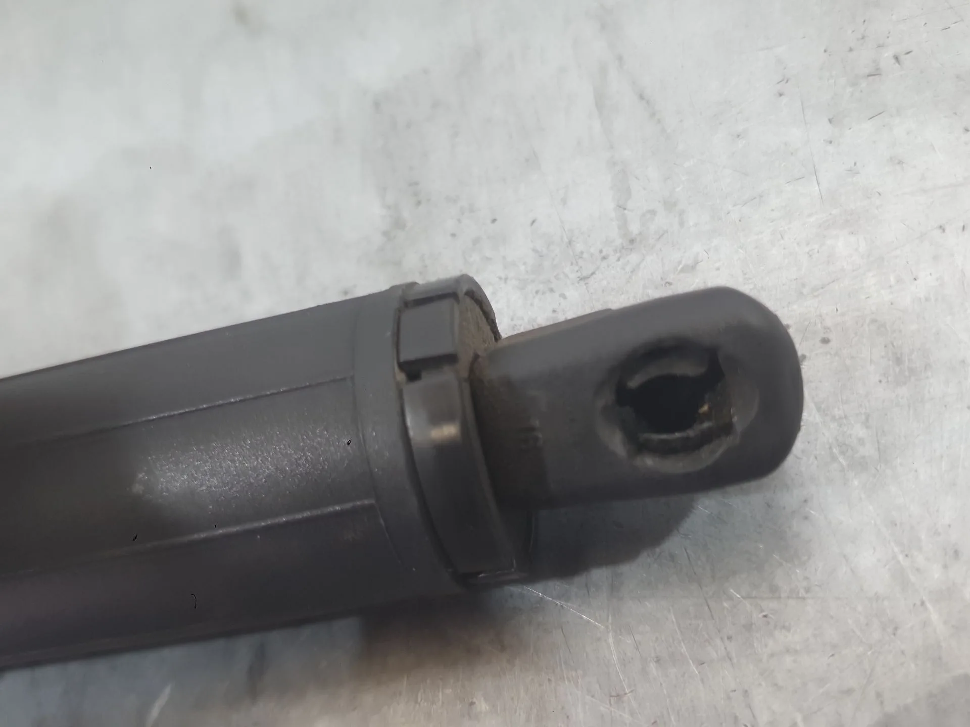Amortiguadores Maletero / Porton para Ford Mondeo V Hatchback (Ce)