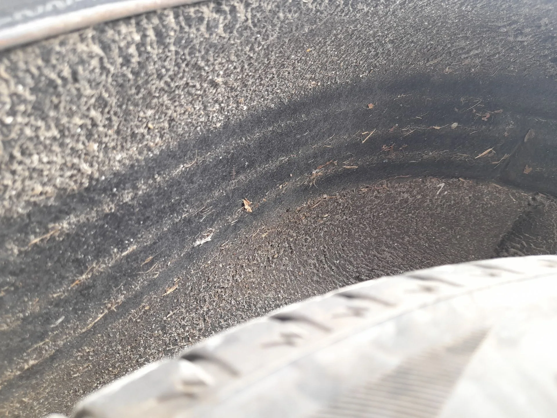Plastico Pase Rueda Tras. Izq. para Volkswagen Golf Vi (5K1)