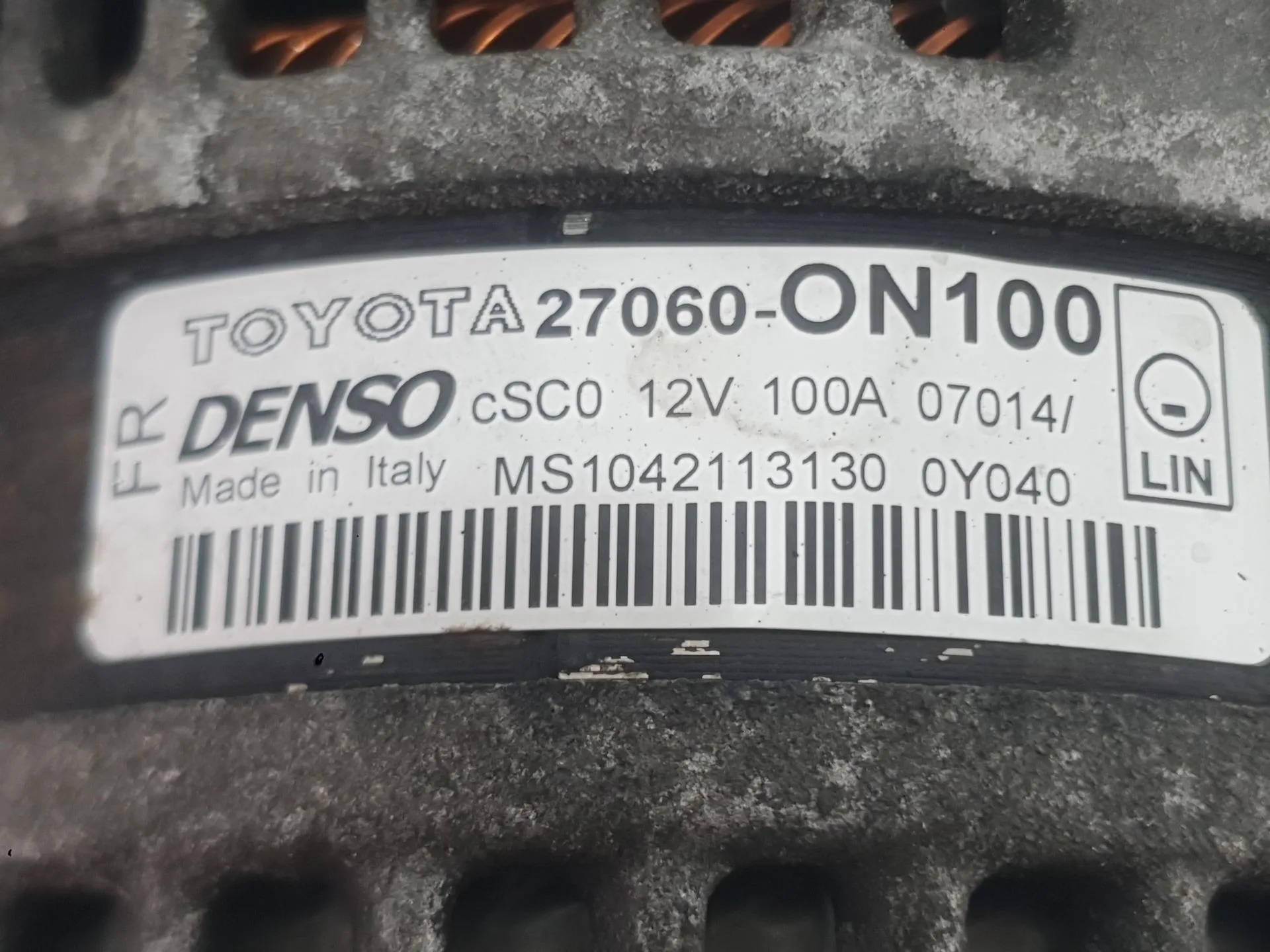 Alternador para Toyota Auris (_E18_)