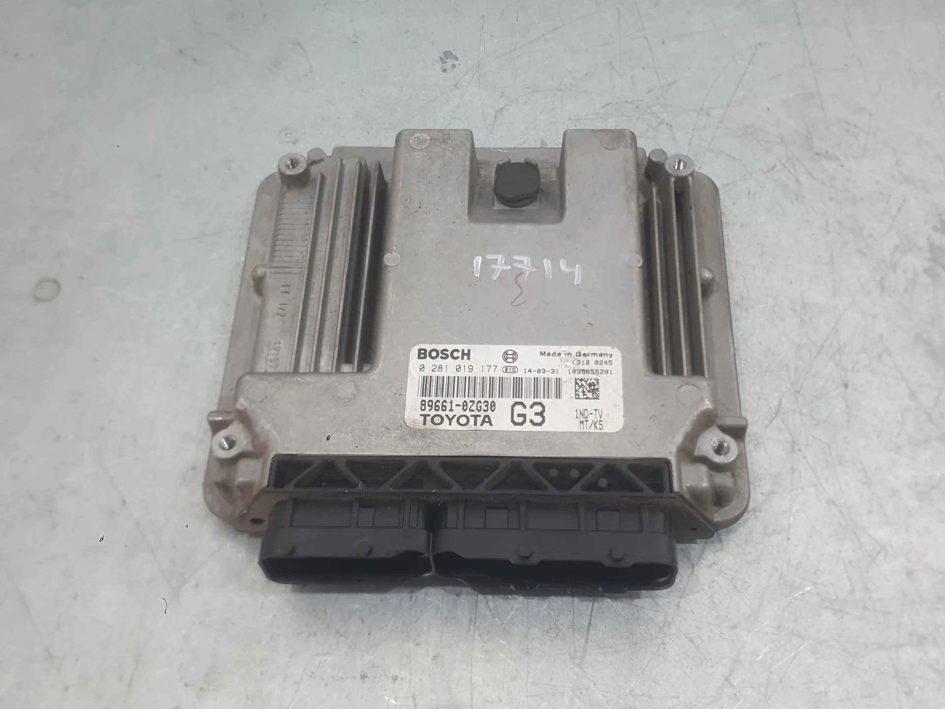 Centralita Motor Uce para Toyota Auris (_E18_)