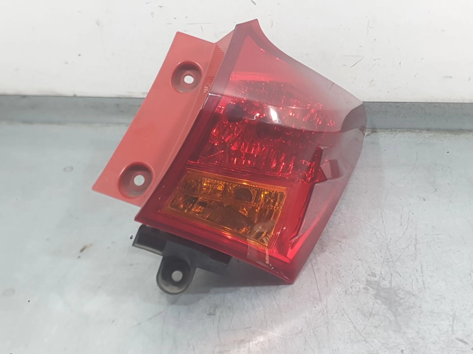 Piloto Trasero Derecho Exterior para Toyota Auris (_E18_)