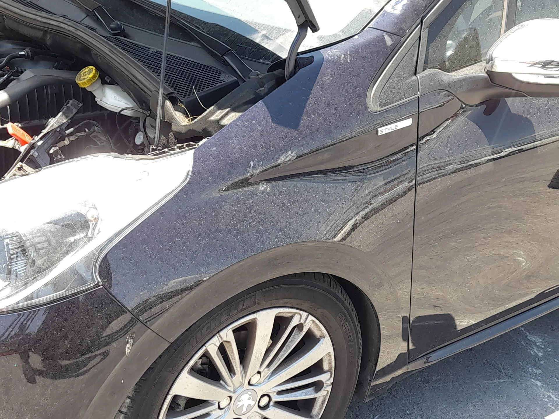 Aleta Delantera Izquierda para Peugeot 208 I (Ca_, Cc_)