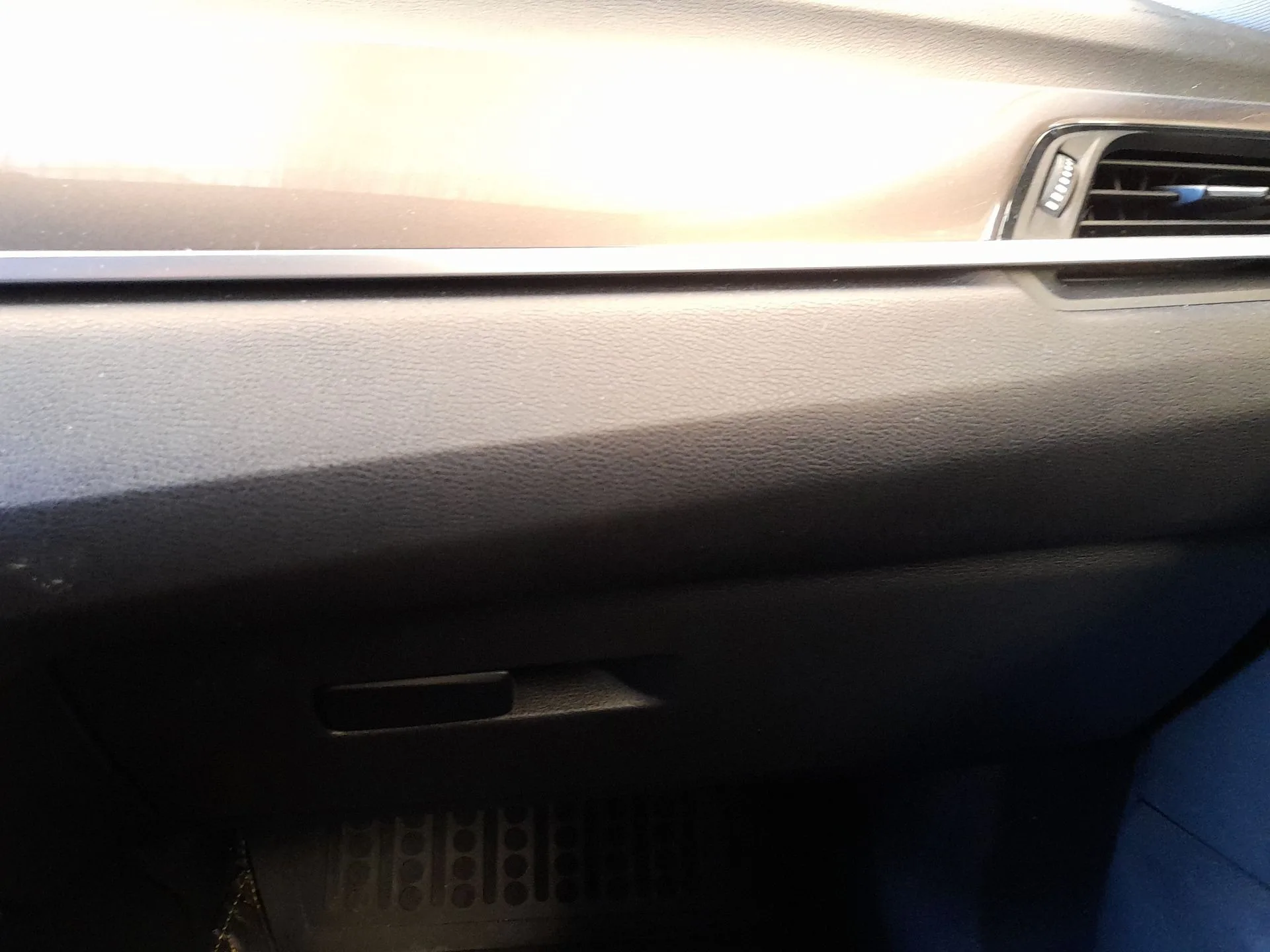 Guantera para Bmw X1 (F48)