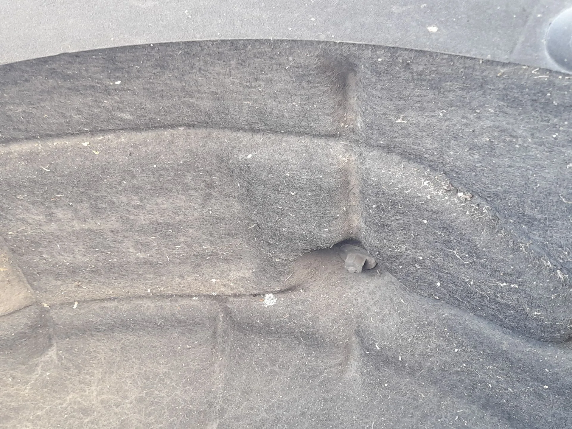 Plastico Pase Rueda Tras. Dch. para Bmw X1 (F48)