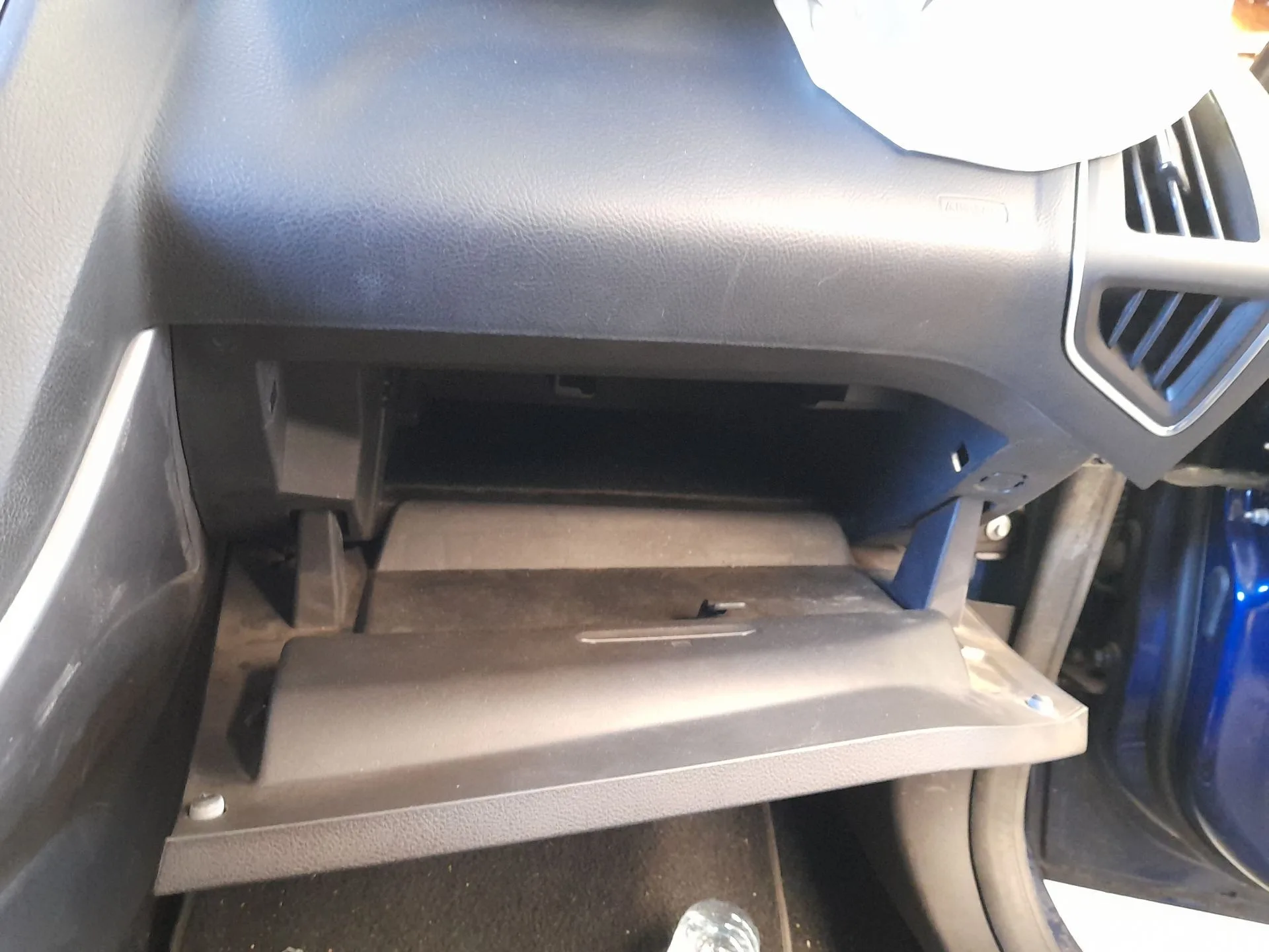 Guantera para Ford Focus Iii