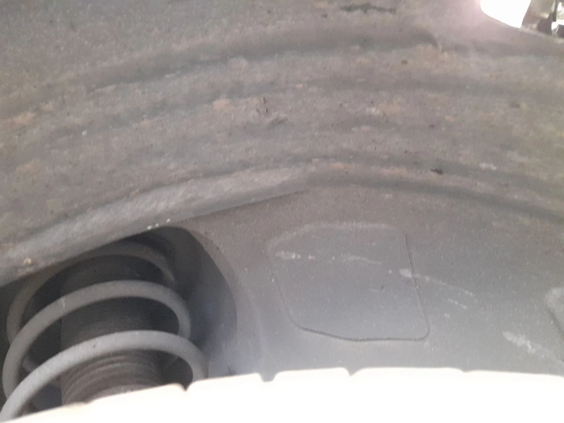 Plastico Pase Rueda Del. Dch. para Ford Focus Iii