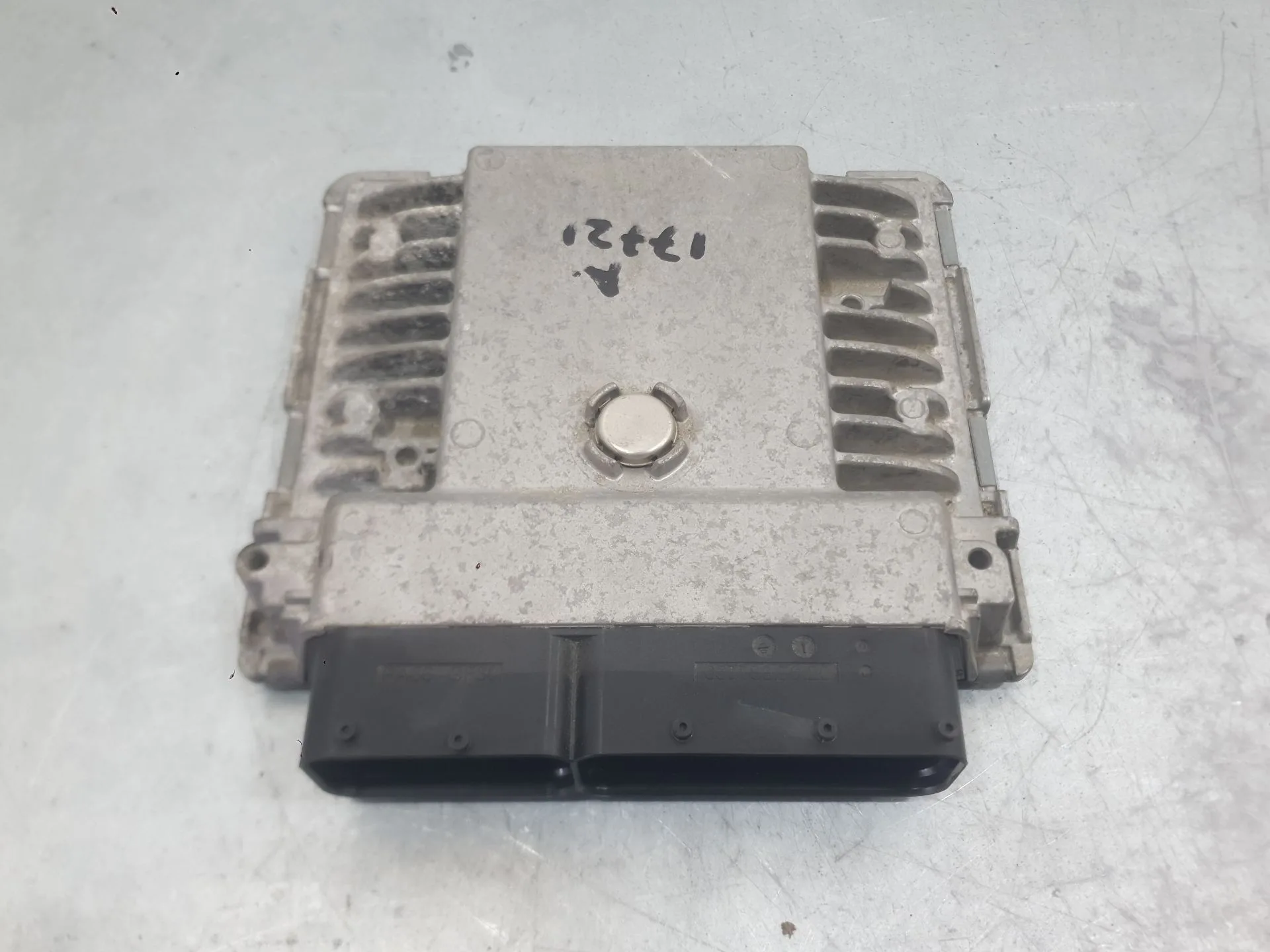 Centralita Motor Uce para Volkswagen Golf Vi (5K1)