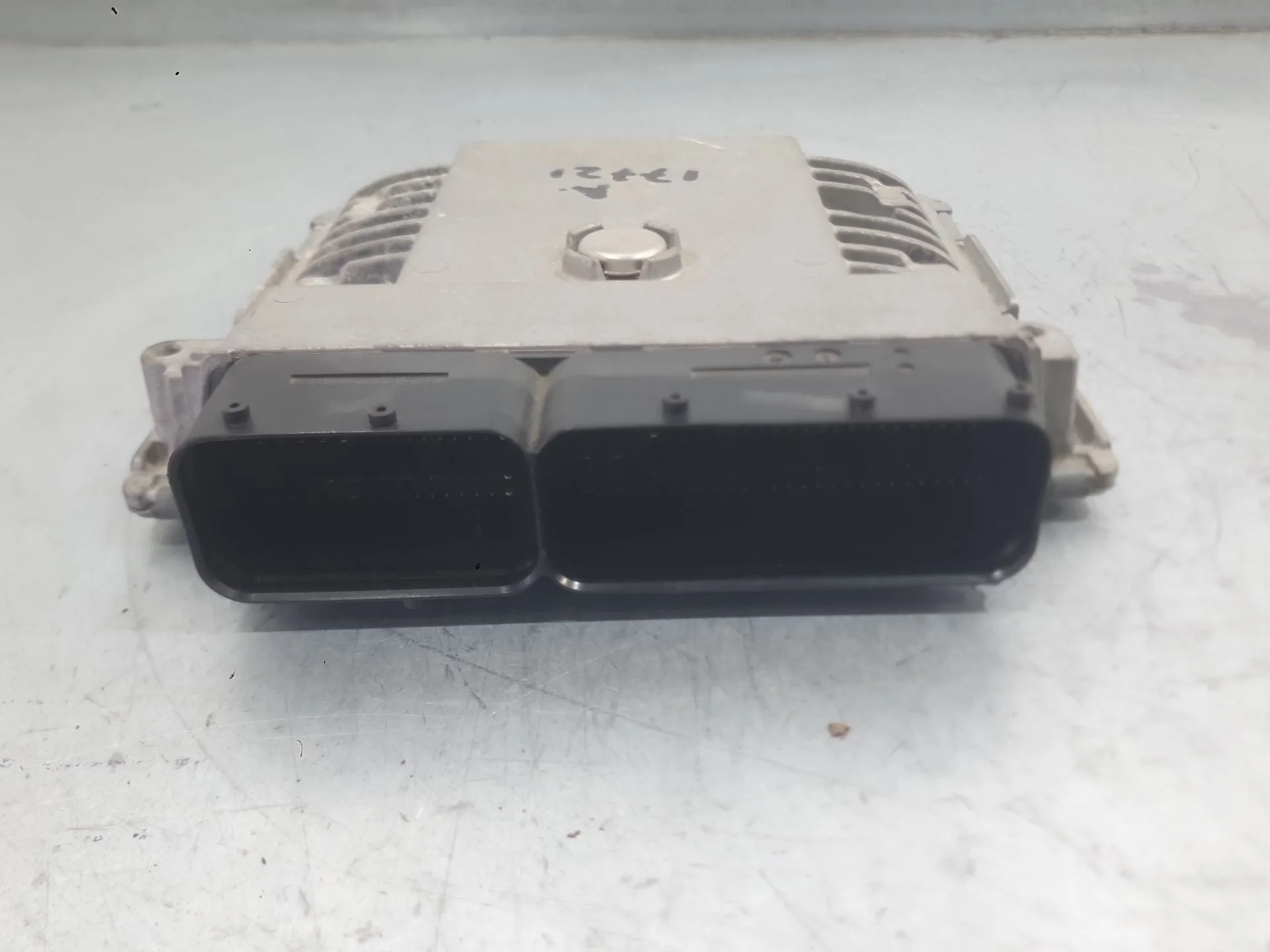 Centralita Motor Uce para Volkswagen Golf Vi (5K1)
