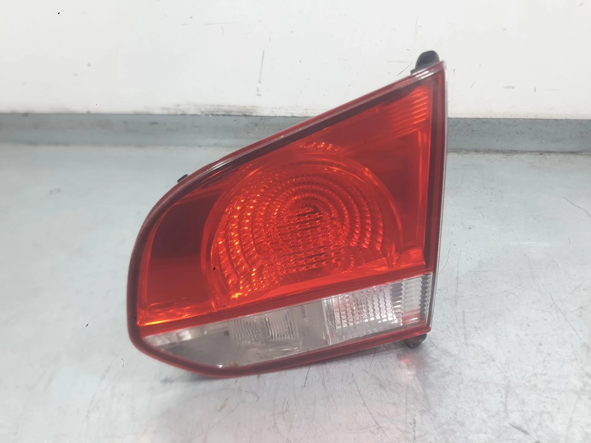 Piloto Trasero Derecho Interior para Volkswagen Golf Vi (5K1)