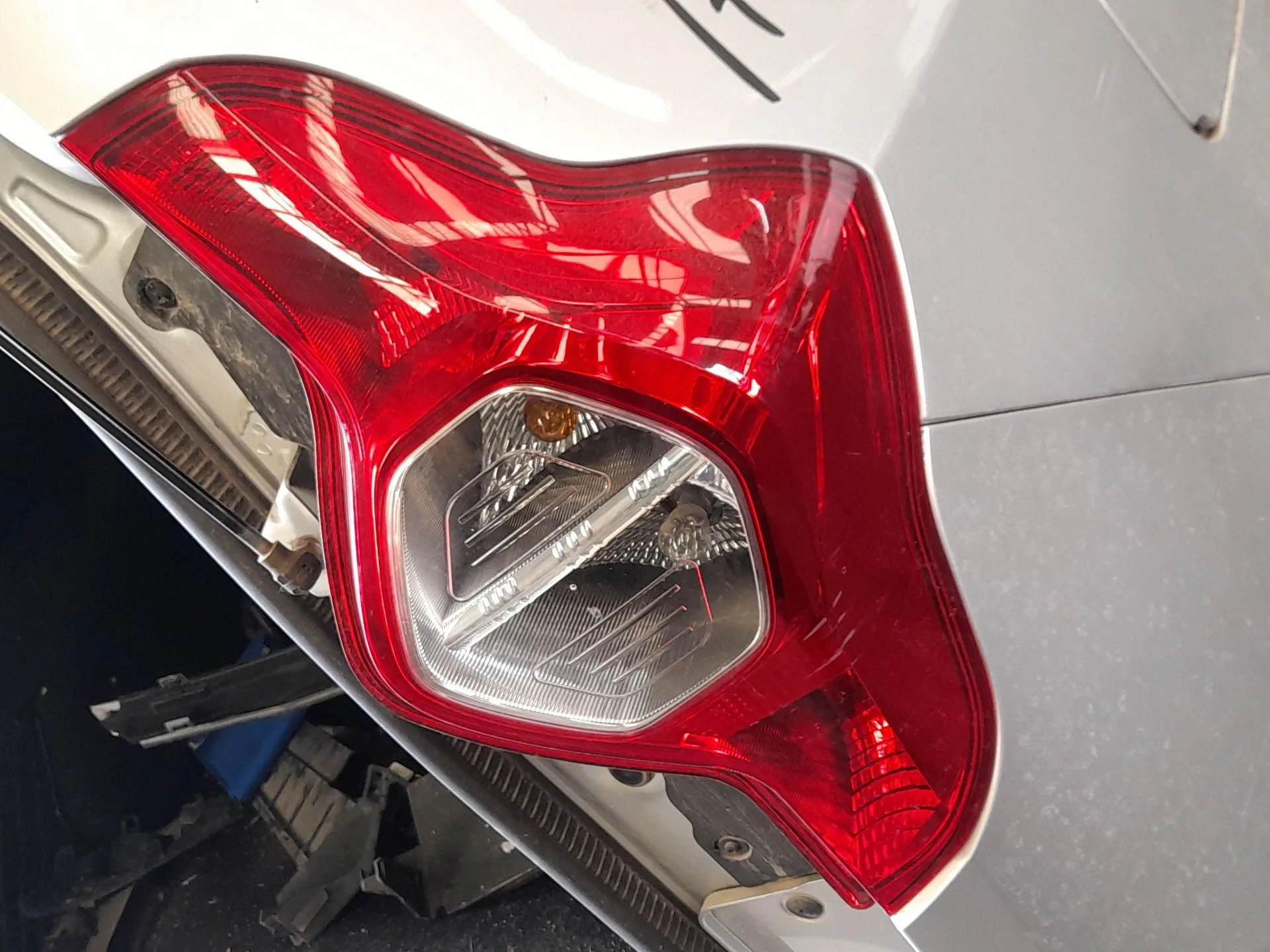 Piloto Trasero Derecho para Dacia Lodgy (Js_)