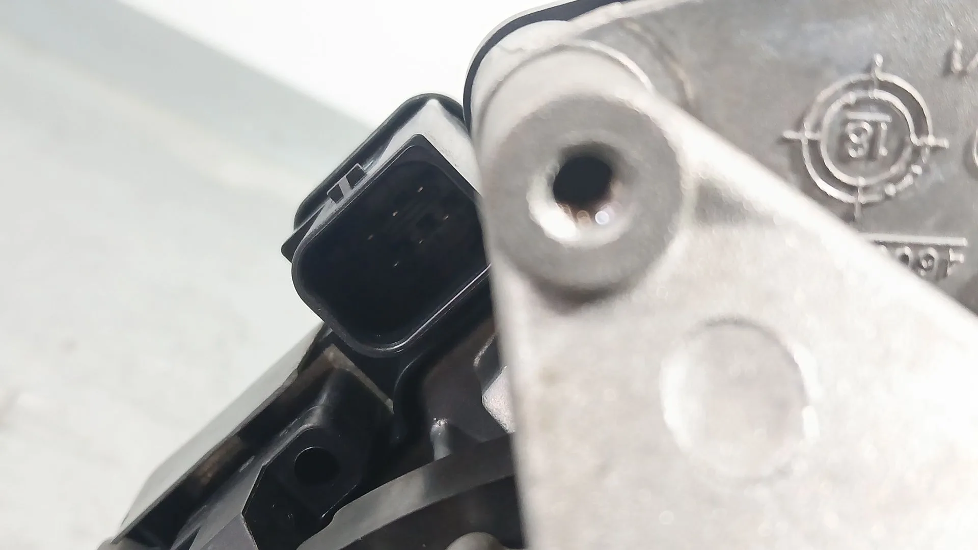 Alternador para Ford Puma (J2K, Cf7)