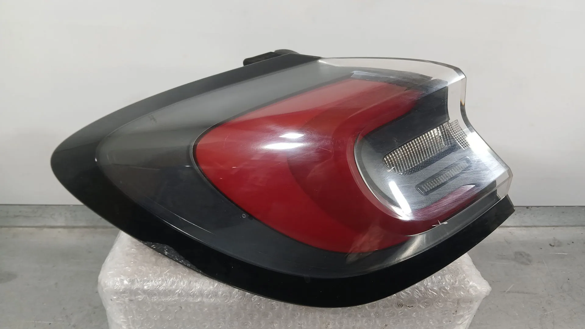 Piloto Trasero Izquierdo Exterior para Ford Puma (J2K, Cf7)