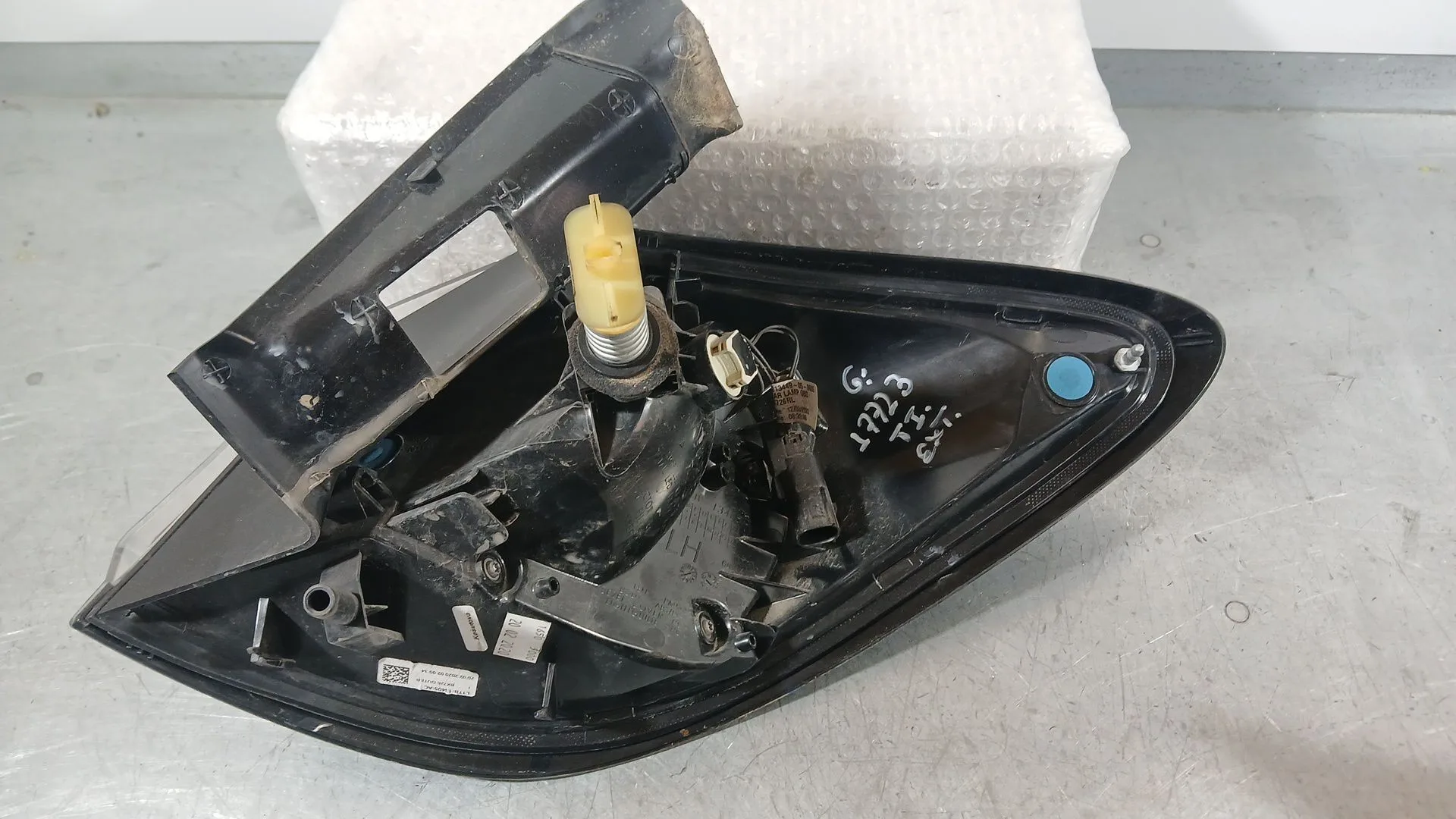 Piloto Trasero Izquierdo Exterior para Ford Puma (J2K, Cf7)