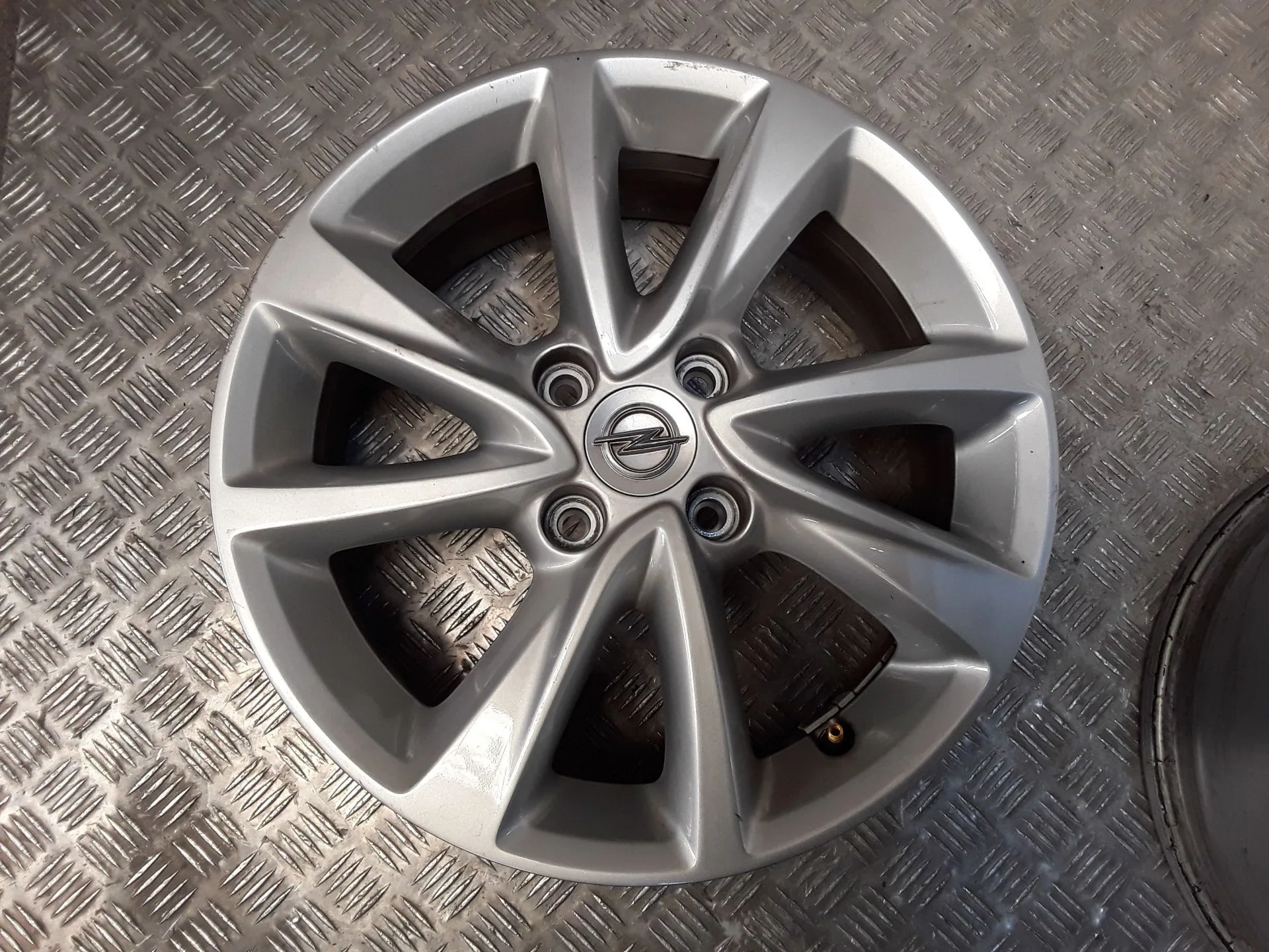 Juego Llantas Aluminio para Opel Corsa F (P2Jo)