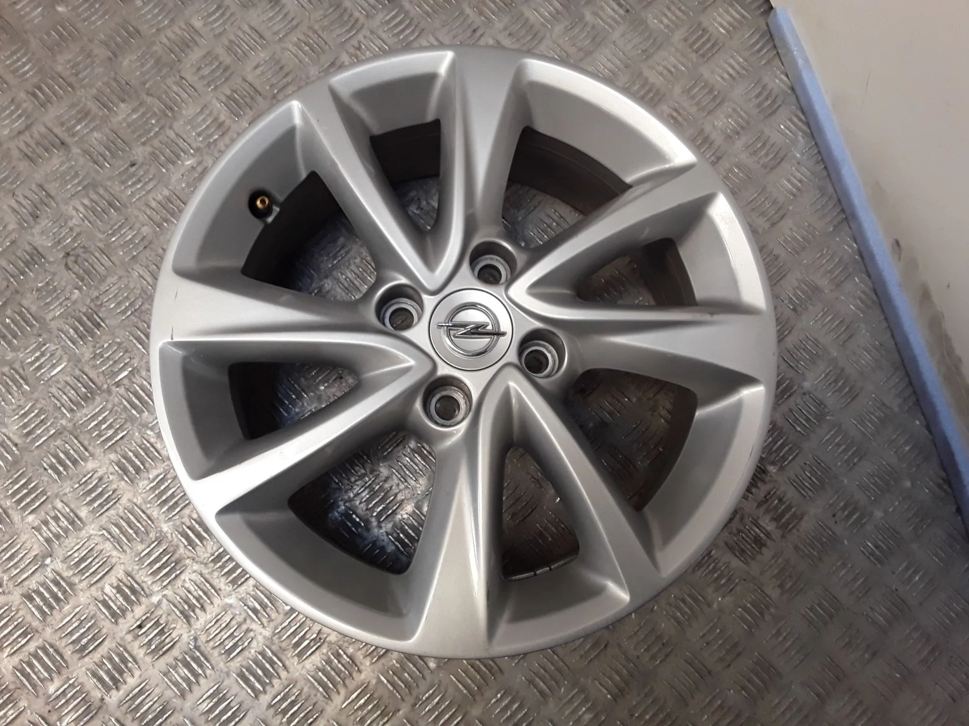 Juego Llantas Aluminio para Opel Corsa F (P2Jo)
