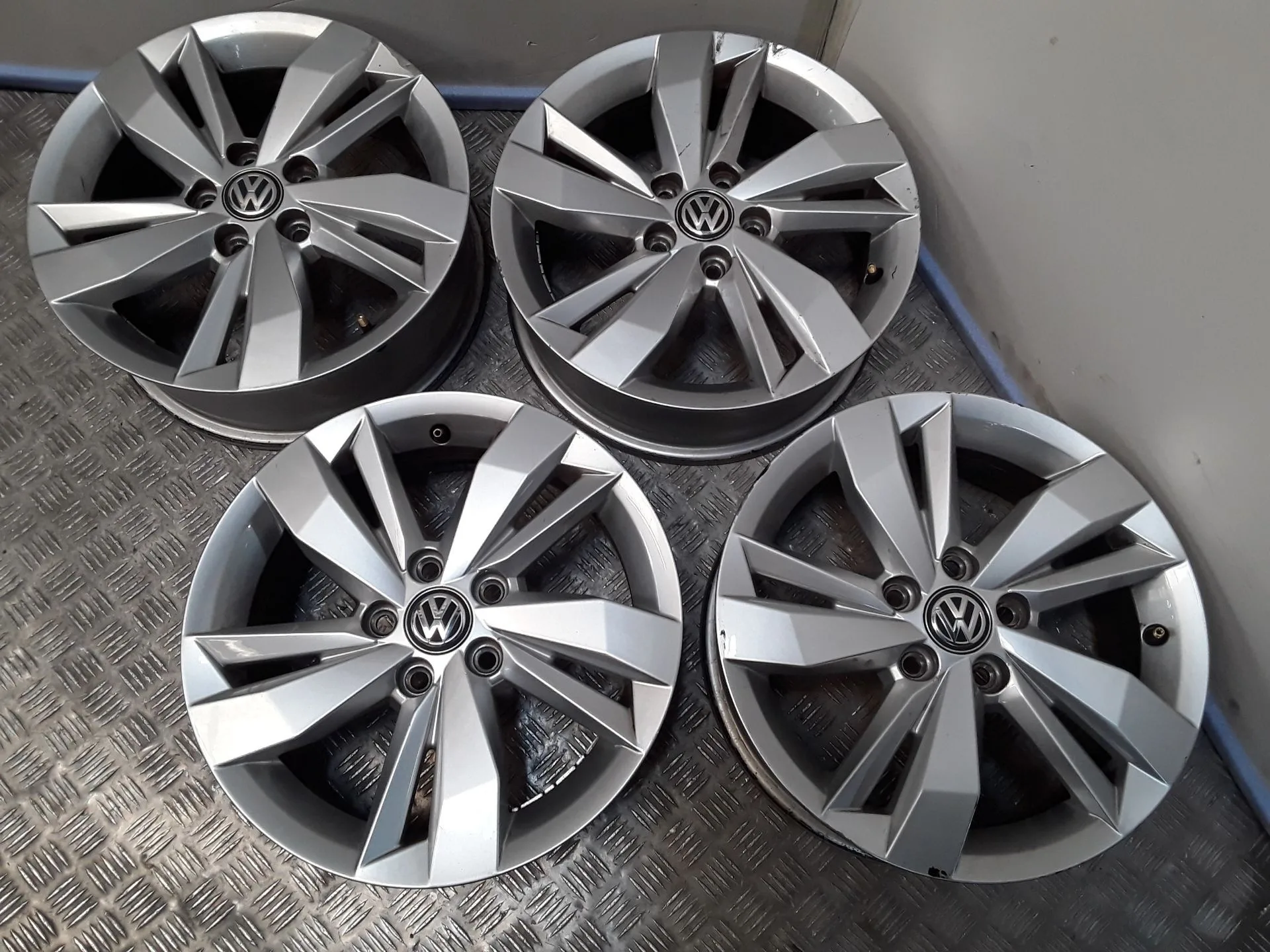 Juego Llantas Aluminio para Volkswagen Polo Vi (Aw1, Bz1, Ae1)