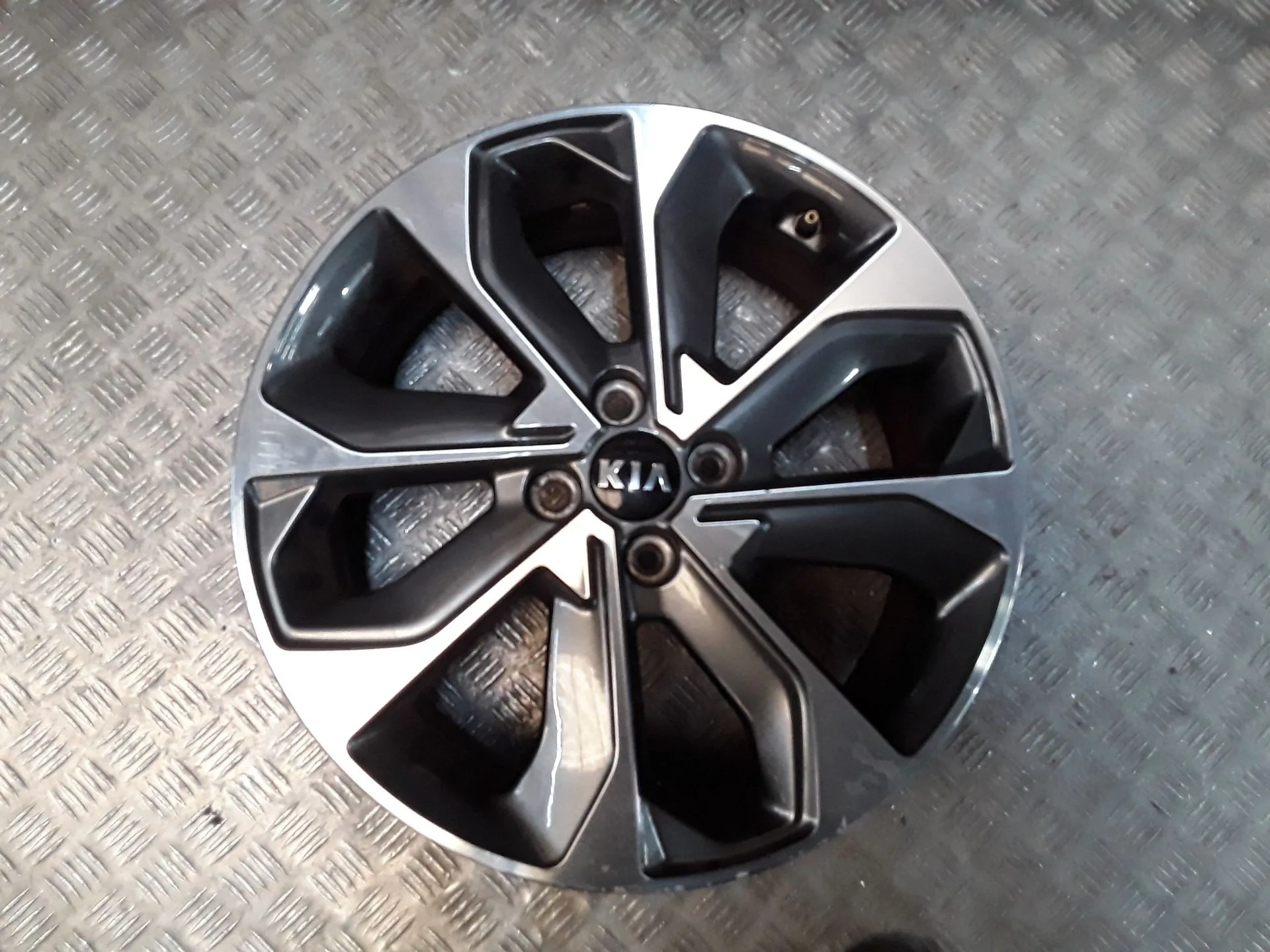 Llanta Aluminio para Kia Stonic (Yb)