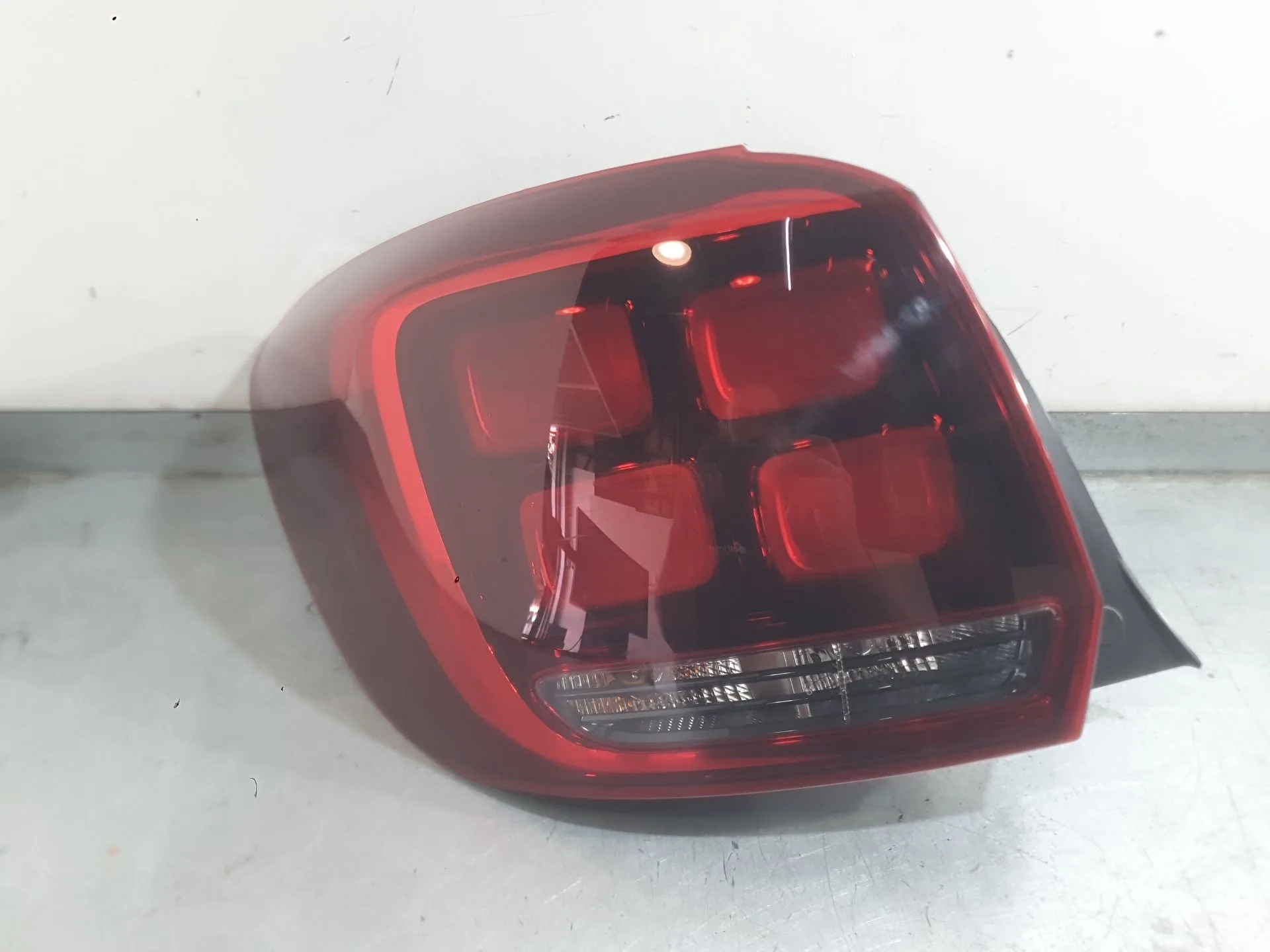 Piloto Trasero Izquierdo para Dacia Sandero Ii (B8_)