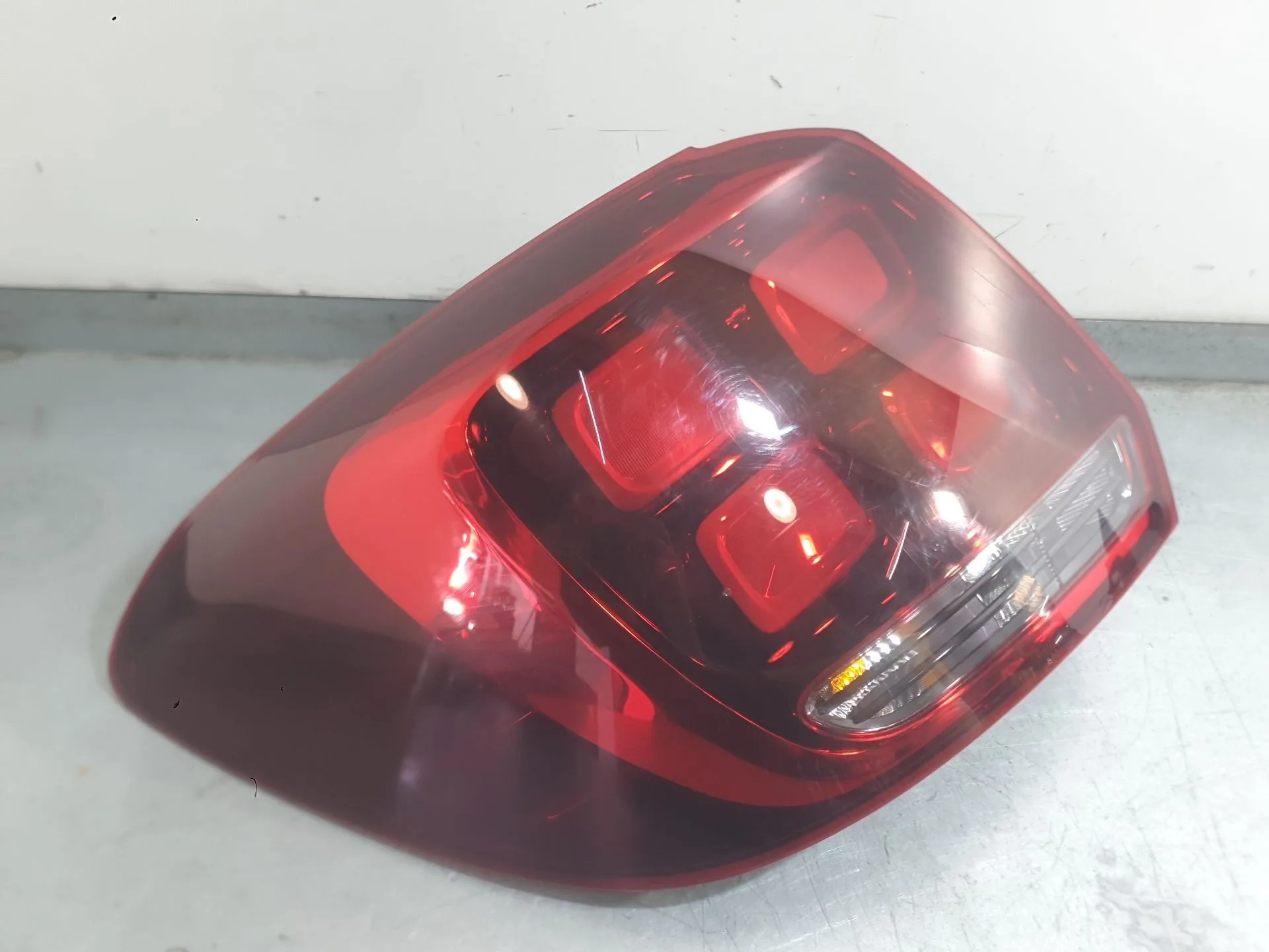 Piloto Trasero Izquierdo para Dacia Sandero Ii (B8_)