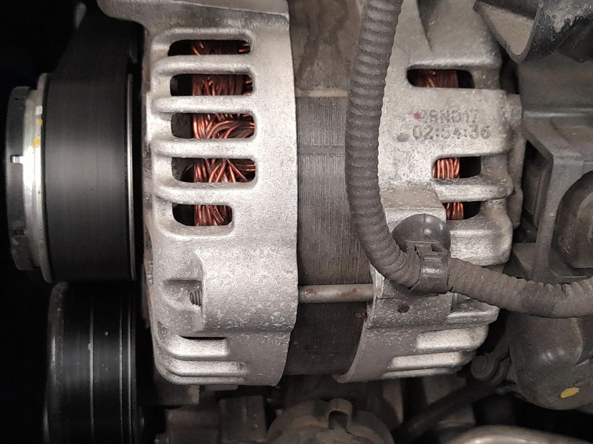 Alternador para Hyundai I30 Fastback (Pde, Pden)