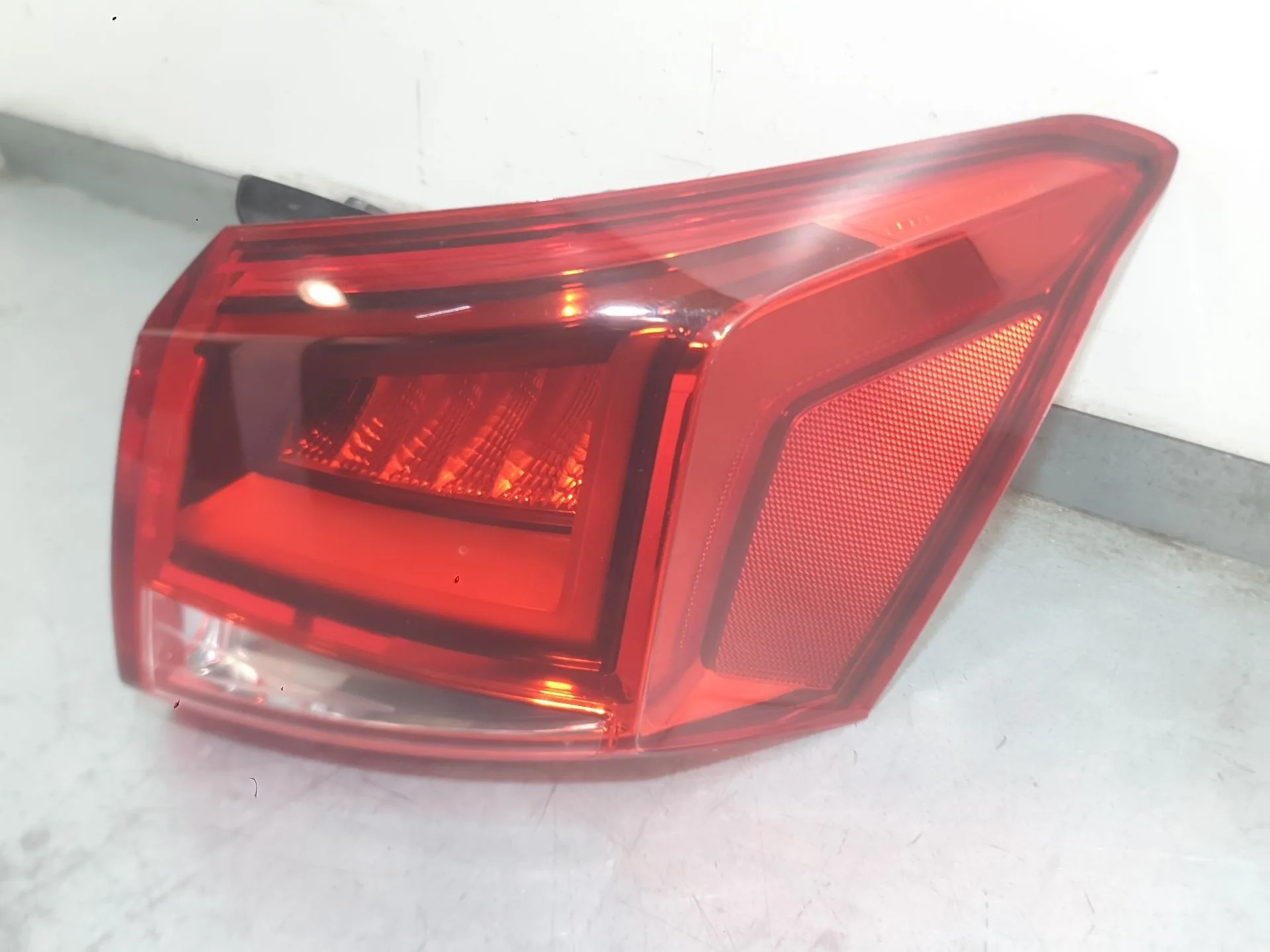 Piloto Trasero Derecho Exterior para Seat Arona (Kj7, Kjp)