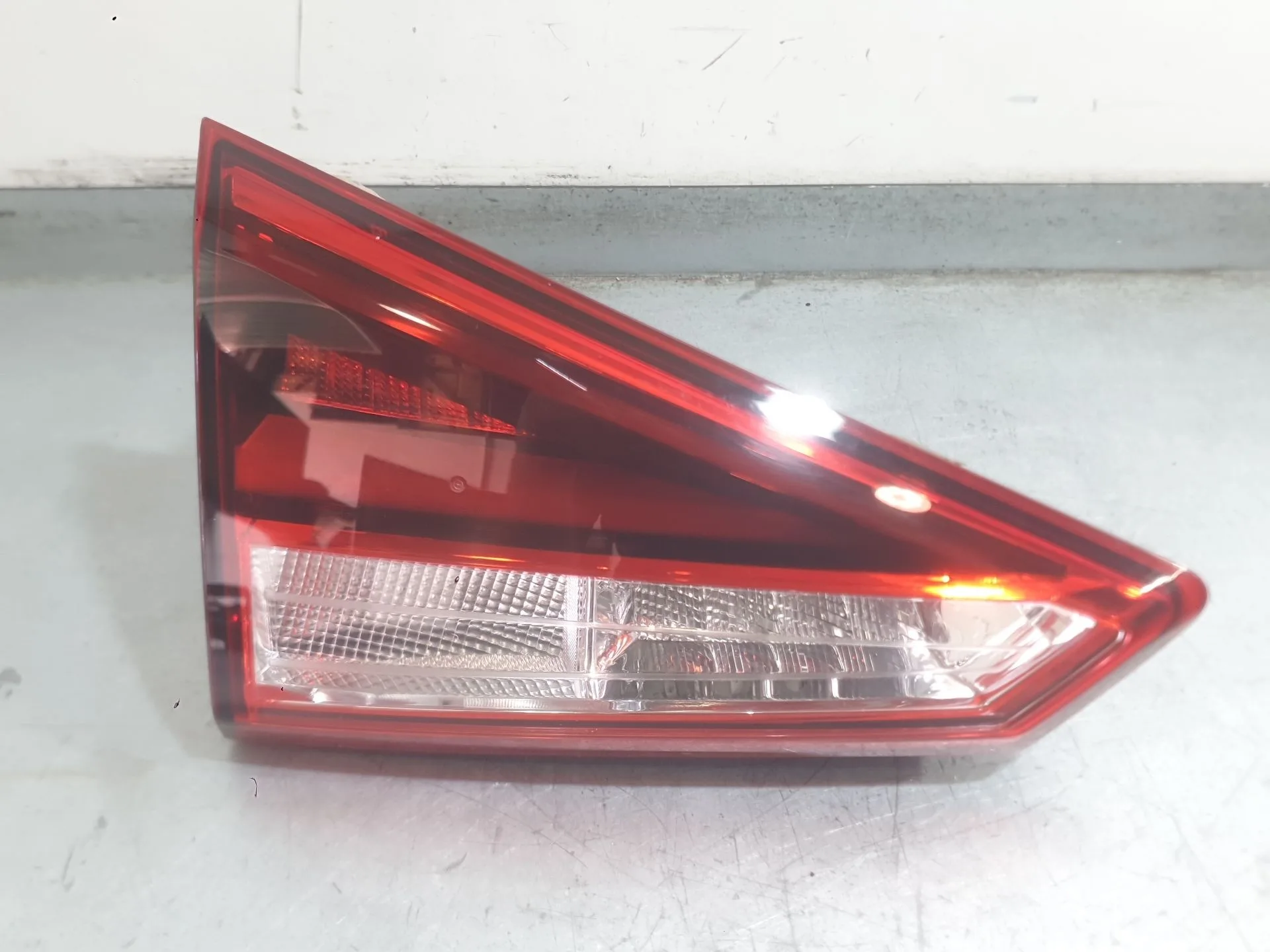 Piloto Trasero Izquierdo Interior para Seat Arona (Kj7, Kjp)